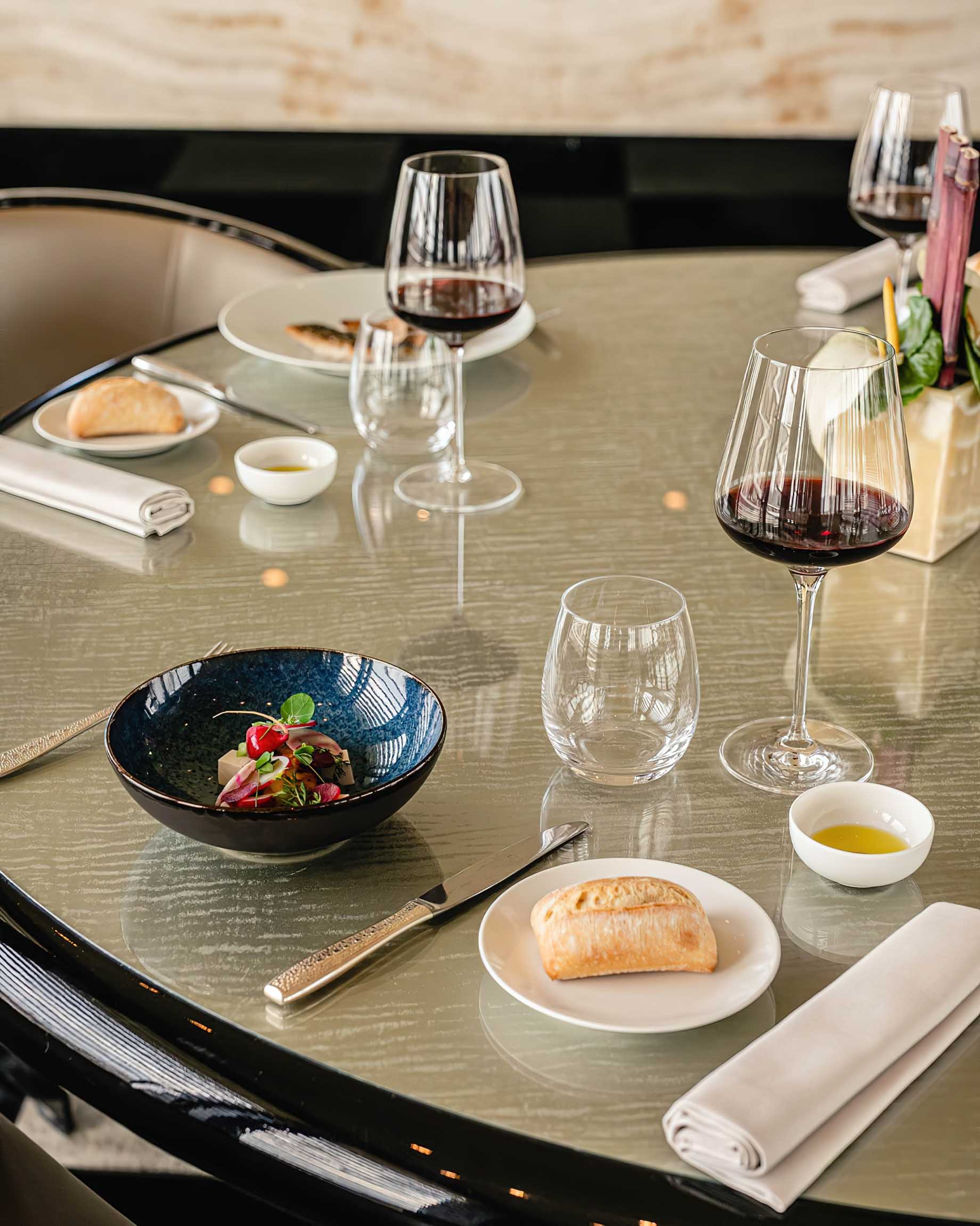 058 – Armani Hotel Milano – Milan, Italy – Armani Ristorante Table Setting