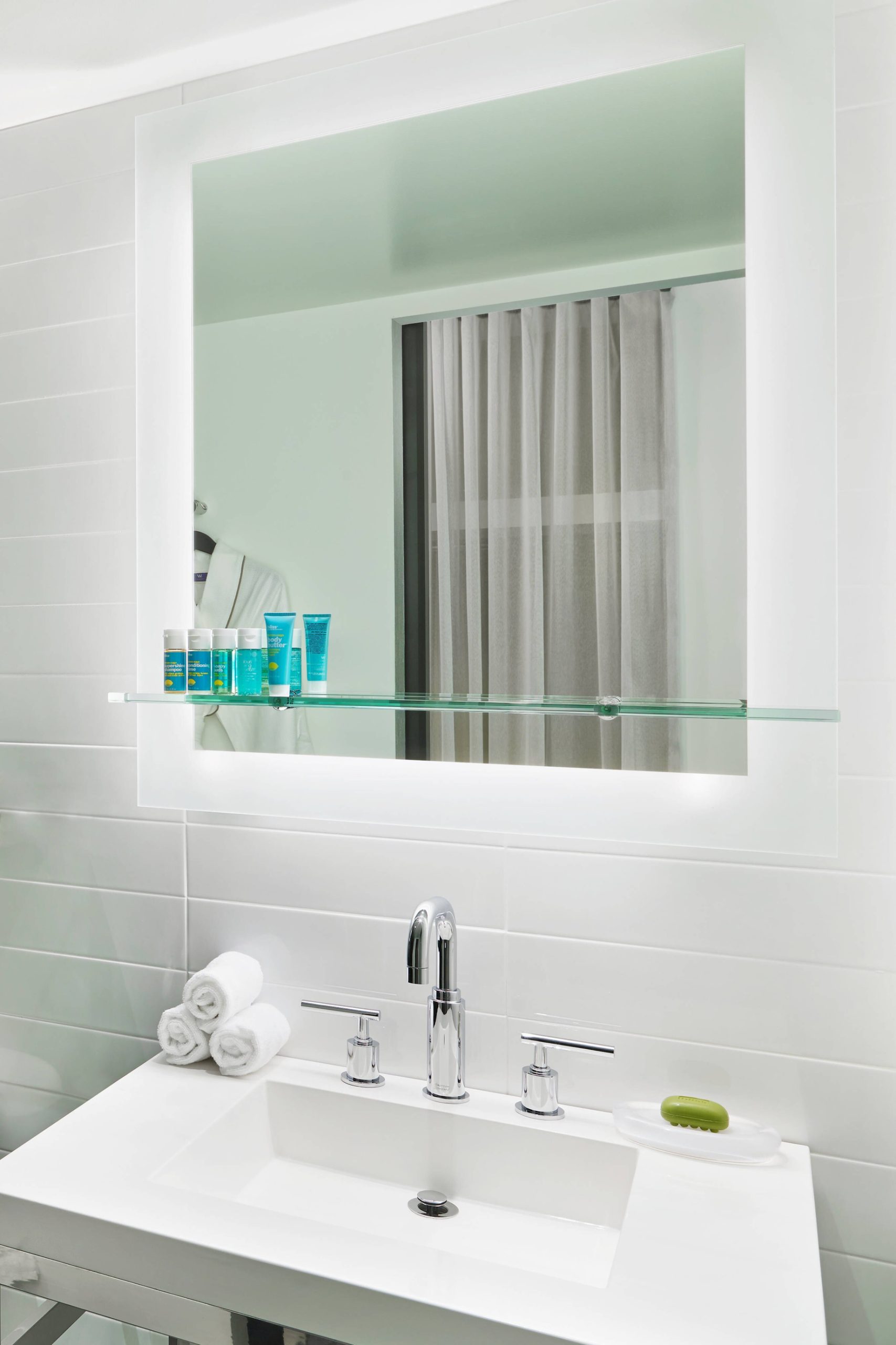 W Chicago Lakeshore Hotel – Chicago, IL, USA – Wonderful Guest Bathroom