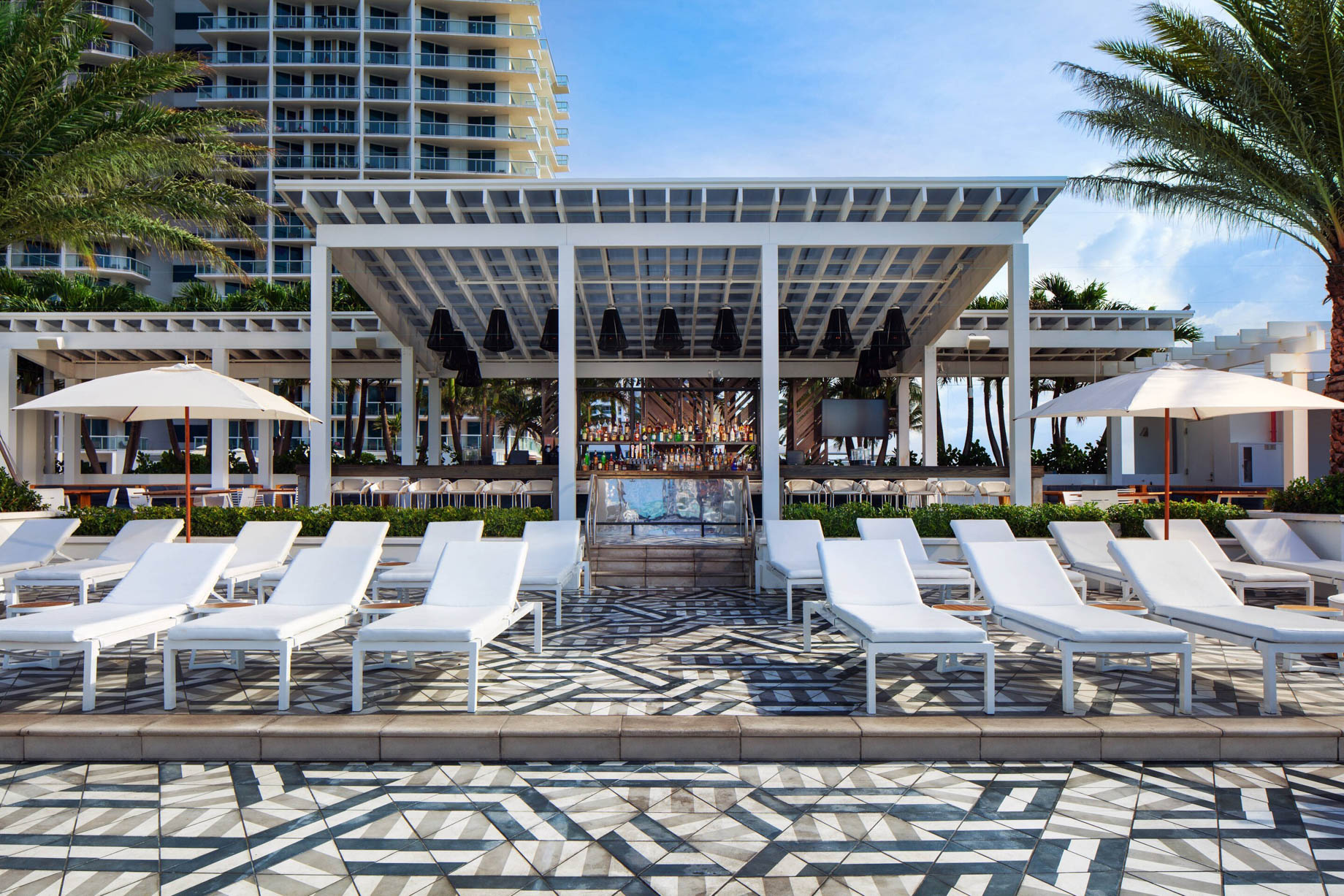 W Fort Lauderdale Hotel - Fort Lauderdale, FL, USA - WET Bar & Grill