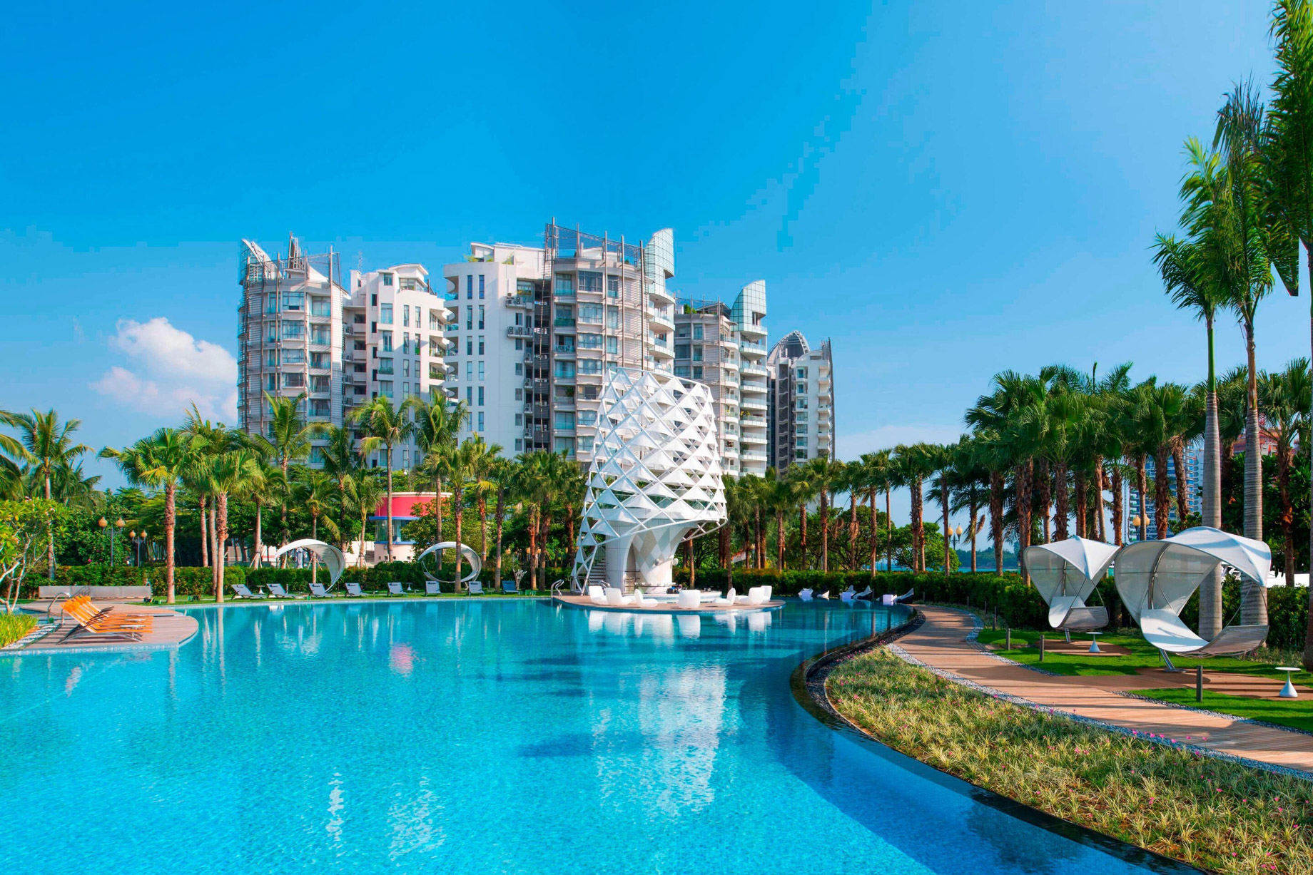 W Singapore Sentosa Cove Hotel – Singapore – WET Pool Lighthouse