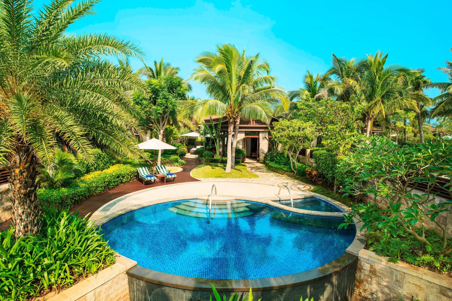 The St. Regis Sanya Yalong Bay Resort - Hainan, China - Seaside One Bedroom Villa Pool Aerial