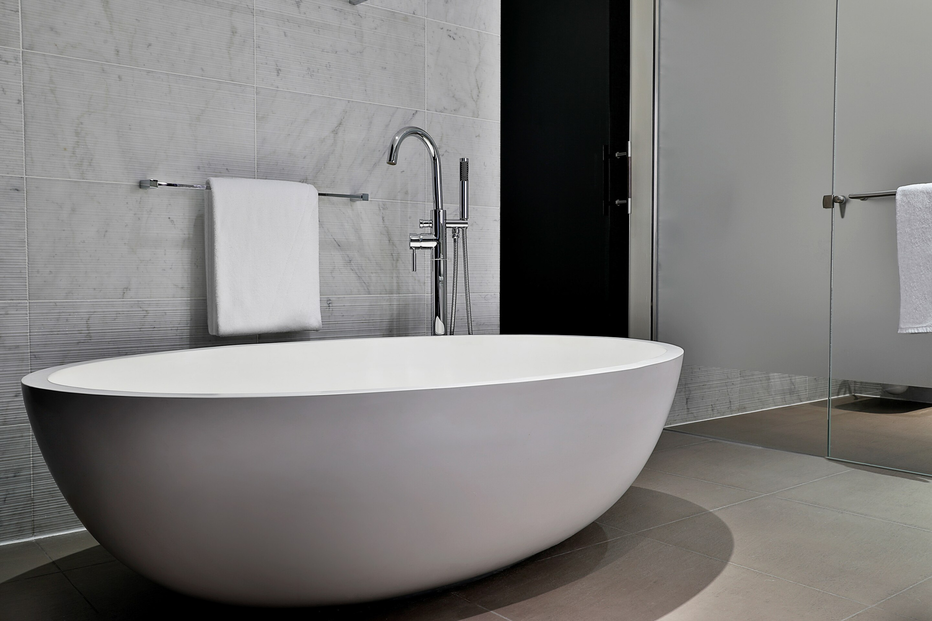 W Abu Dhabi Yas Island Hotel – Abu Dhabi, UAE – Fantastic Suite Bathroom Tub