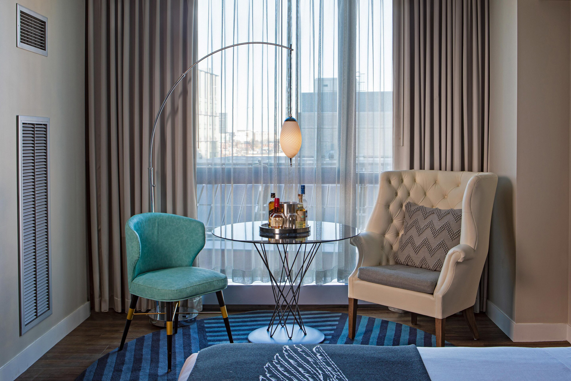 W Boston Hotel – Boston, MA, USA – Fabulous Guest Room Seating Area