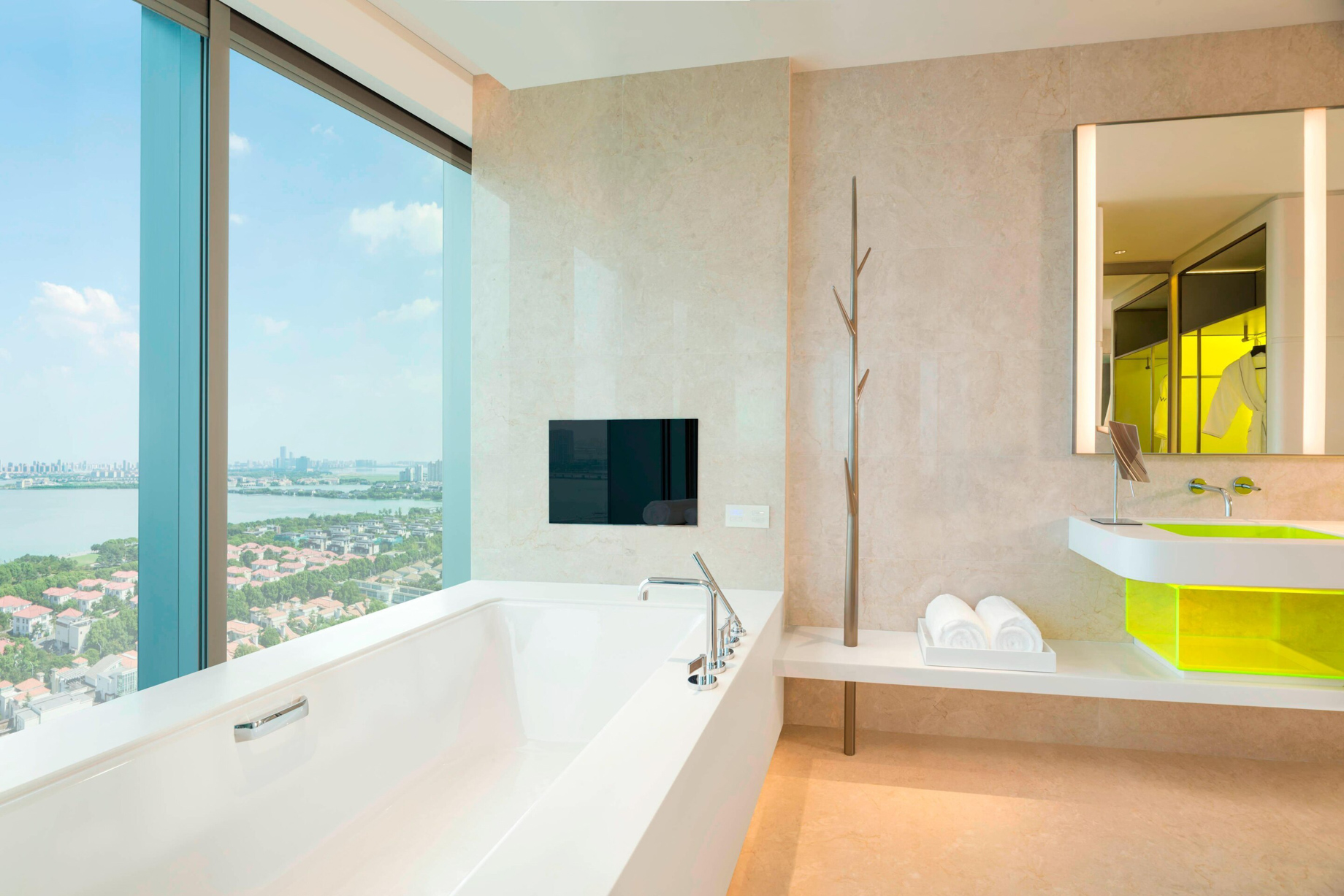 W Suzhou Hotel – Suzhou, China – Wonderful Guest Bathroom Tub