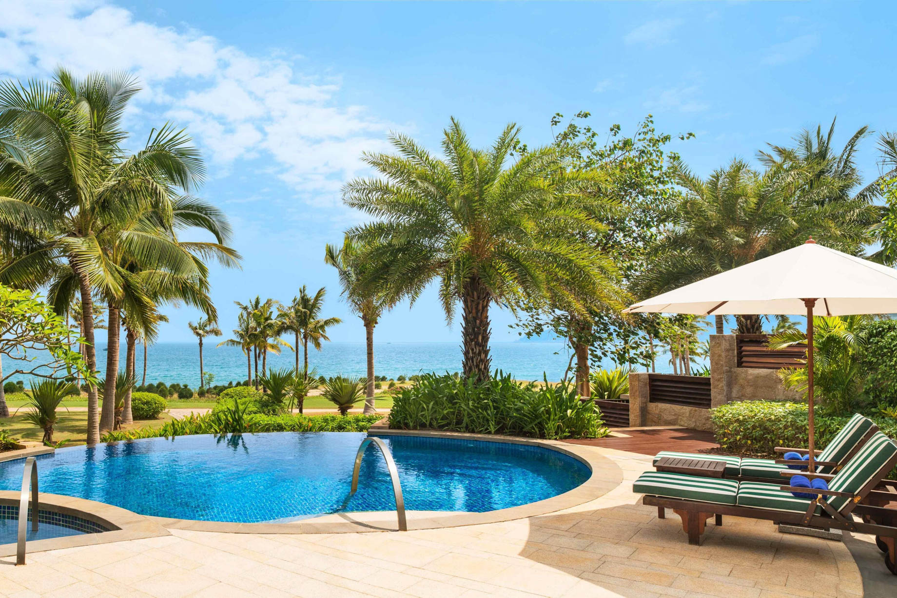 The St. Regis Sanya Yalong Bay Resort – Hainan, China – Seaside One Bedroom Villa Pool
