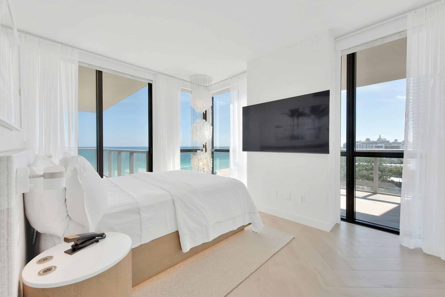 W South Beach Hotel – Miami Beach, FL, USA – Cool Corner Suite Bed