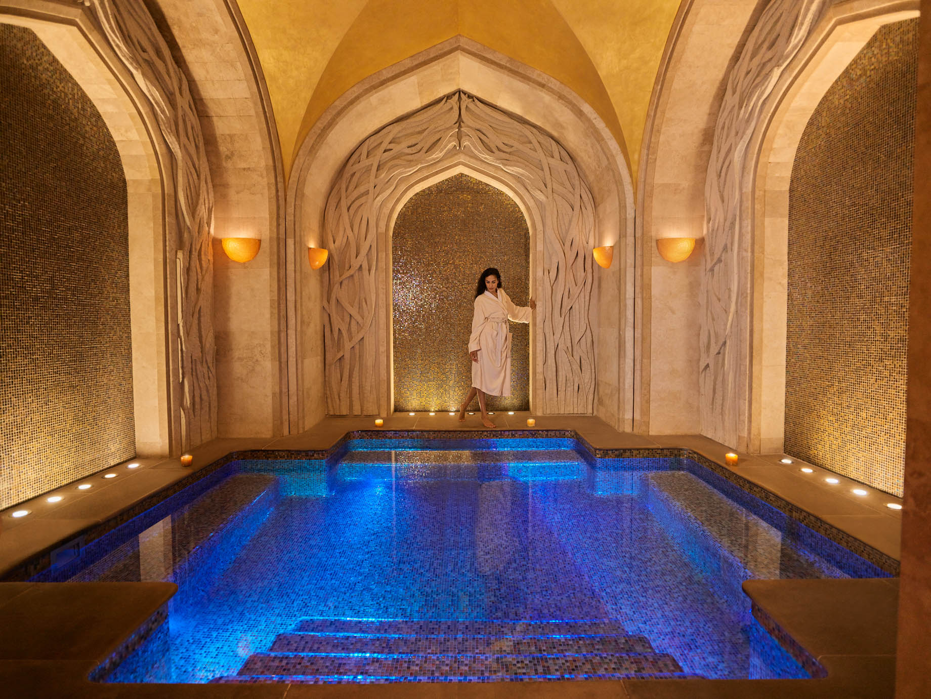 Atlantis The Palm Resort - Crescent Rd, Dubai, UAE - Spa Jacuzzi