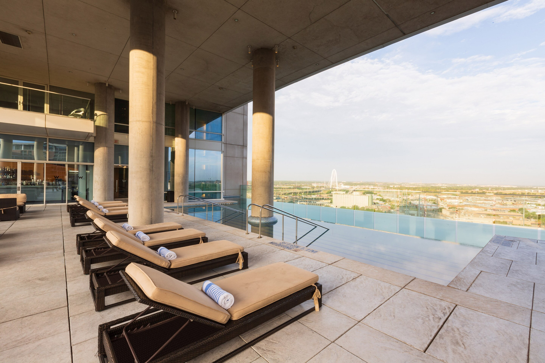 W Dallas Victory Hotel – Dallas, TX, USA – WET Outdoor Infinity Edge Pool View
