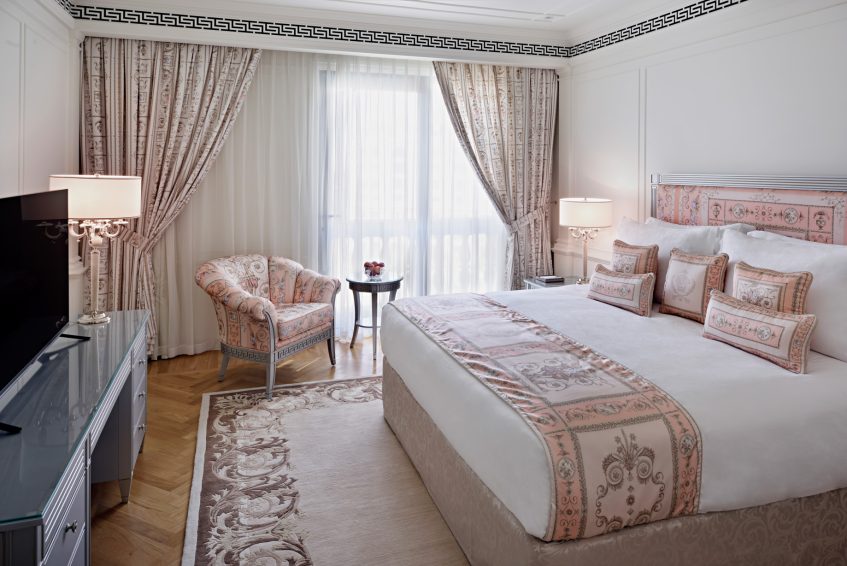 Palazzo Versace Dubai Hotel - Jaddaf Waterfront, Dubai, UAE - 3 Bedroom Residence Bedroom