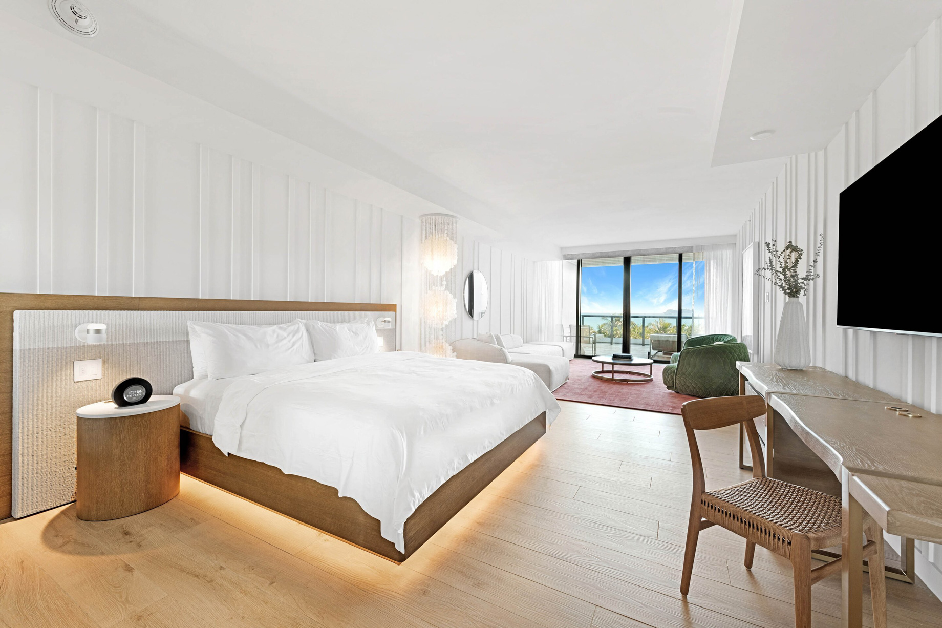 W South Beach Hotel – Miami Beach, FL, USA – Fabulous Studio Beds