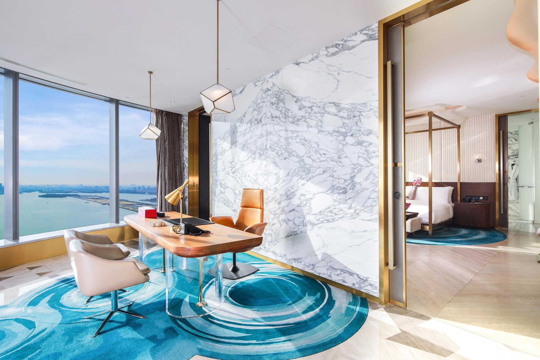 W Suzhou Hotel – Suzhou, China – WOW Suite Desk