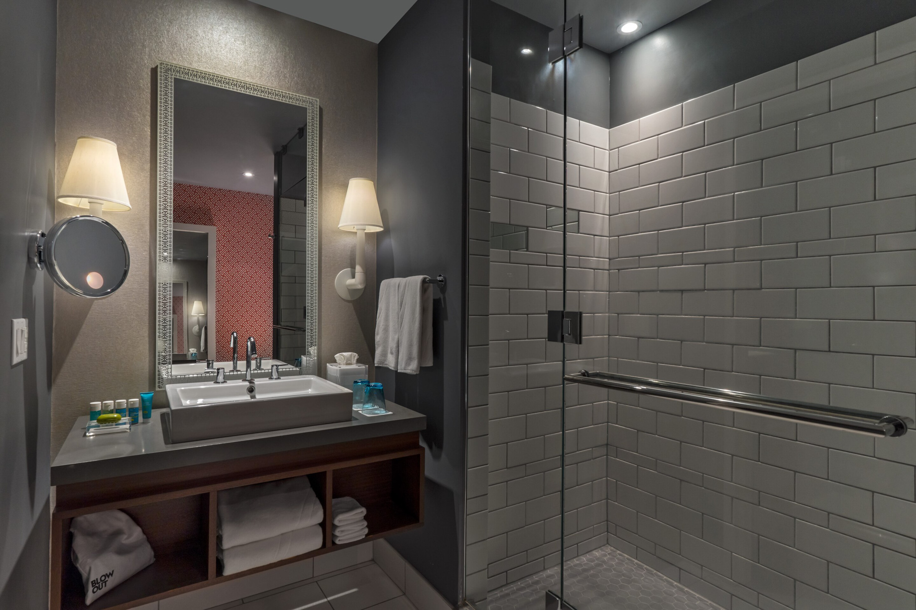 W Austin Hotel – Austin, TX, USA – Fabulous Queen Bathroom