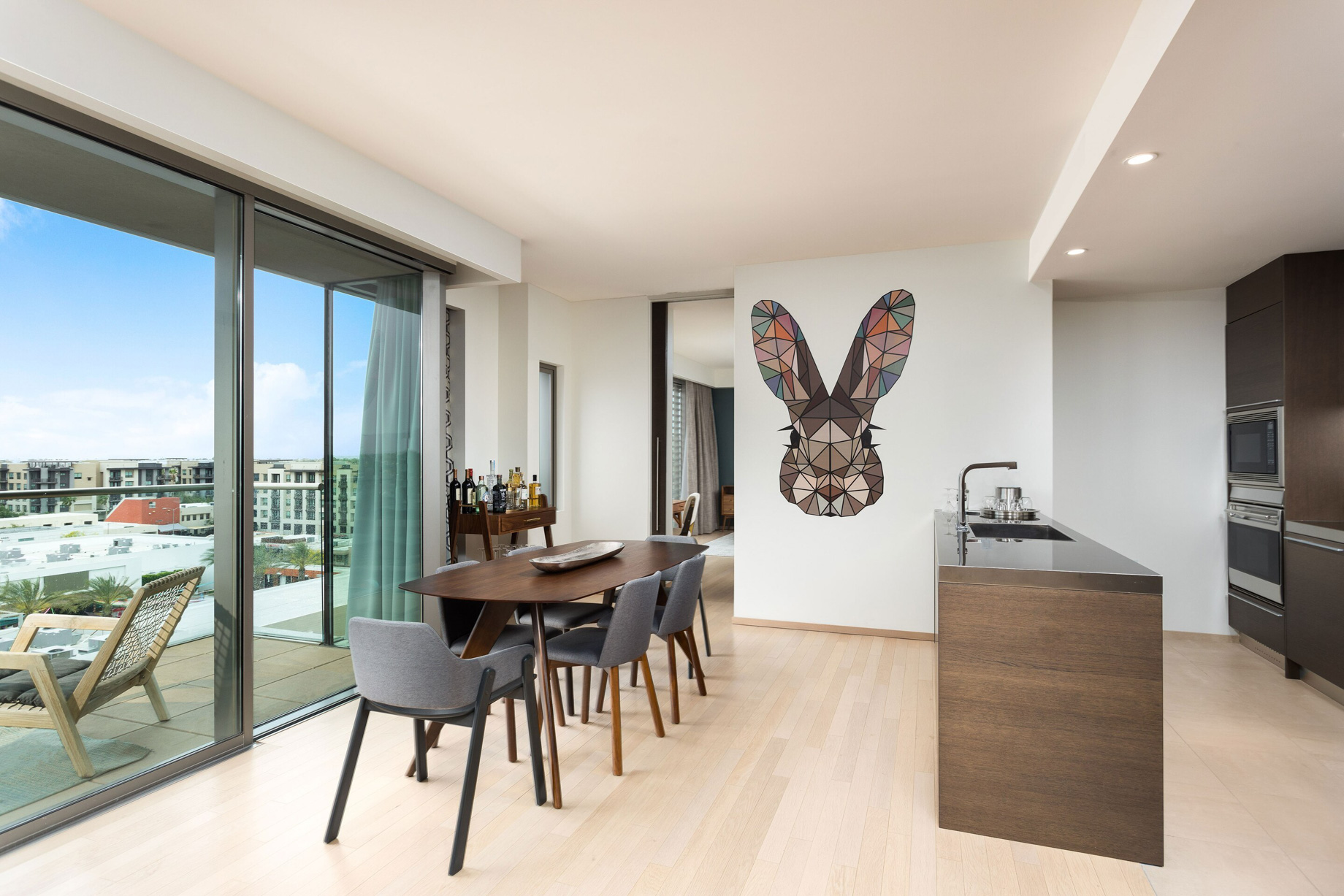 W Scottsdale Hotel - Scottsdale, AZ, USA - WOW Suite Dining Area