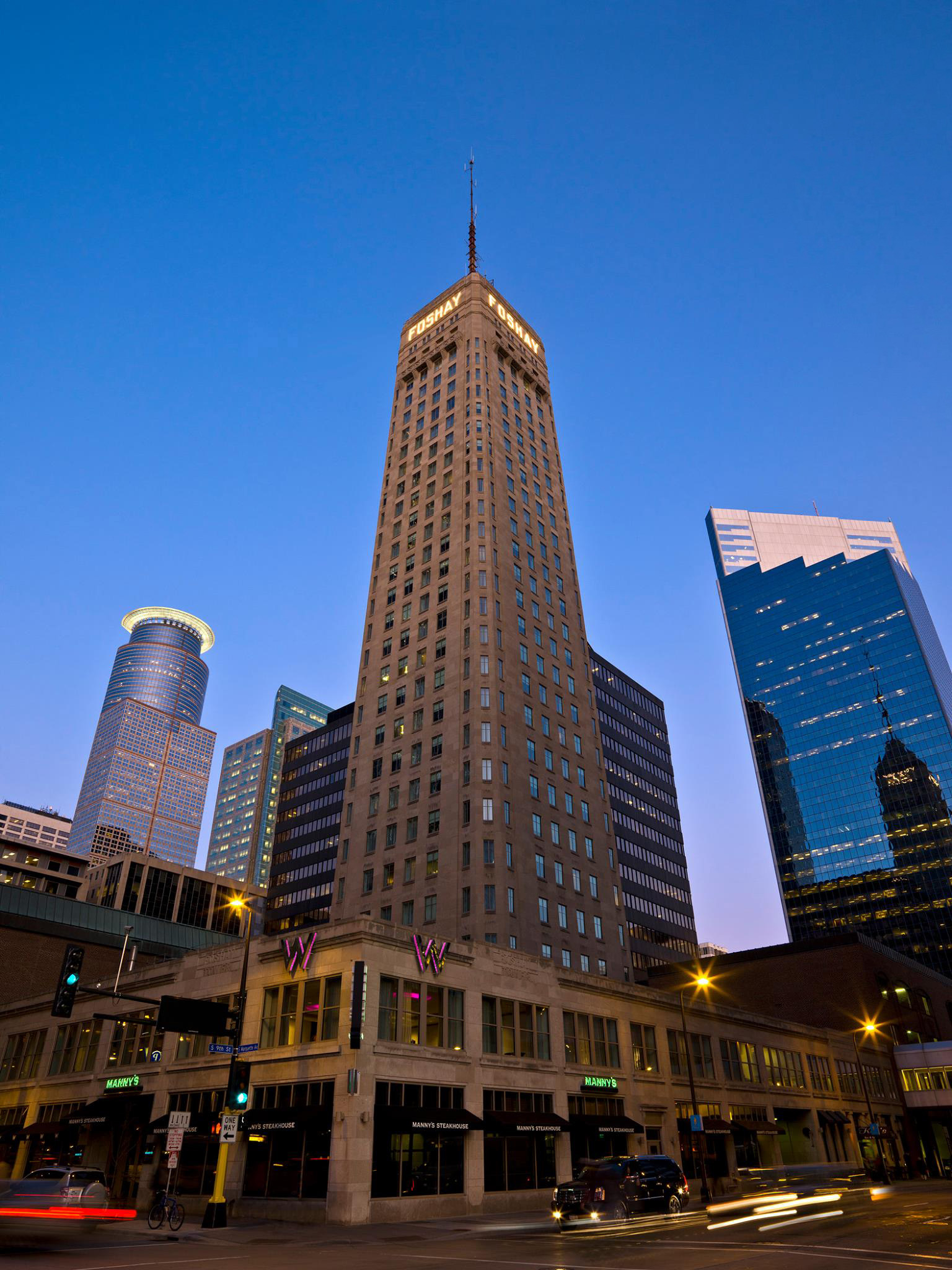 W Minneapolis The Foshay Hotel - Minneapolis, MN, USA - Hotel Night Street View