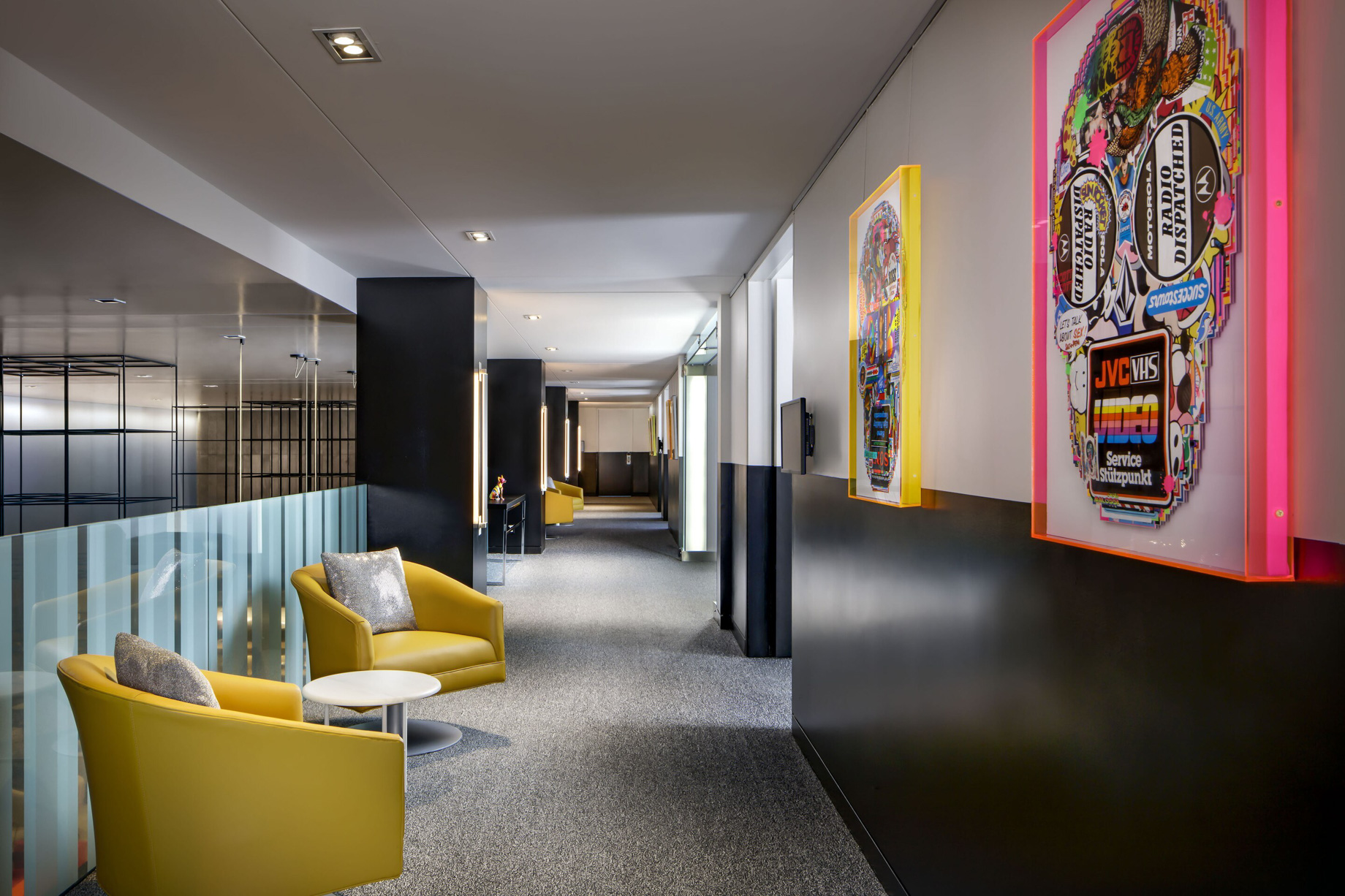 W Montreal Hotel – Montreal, Quebec, Canada – Promenade