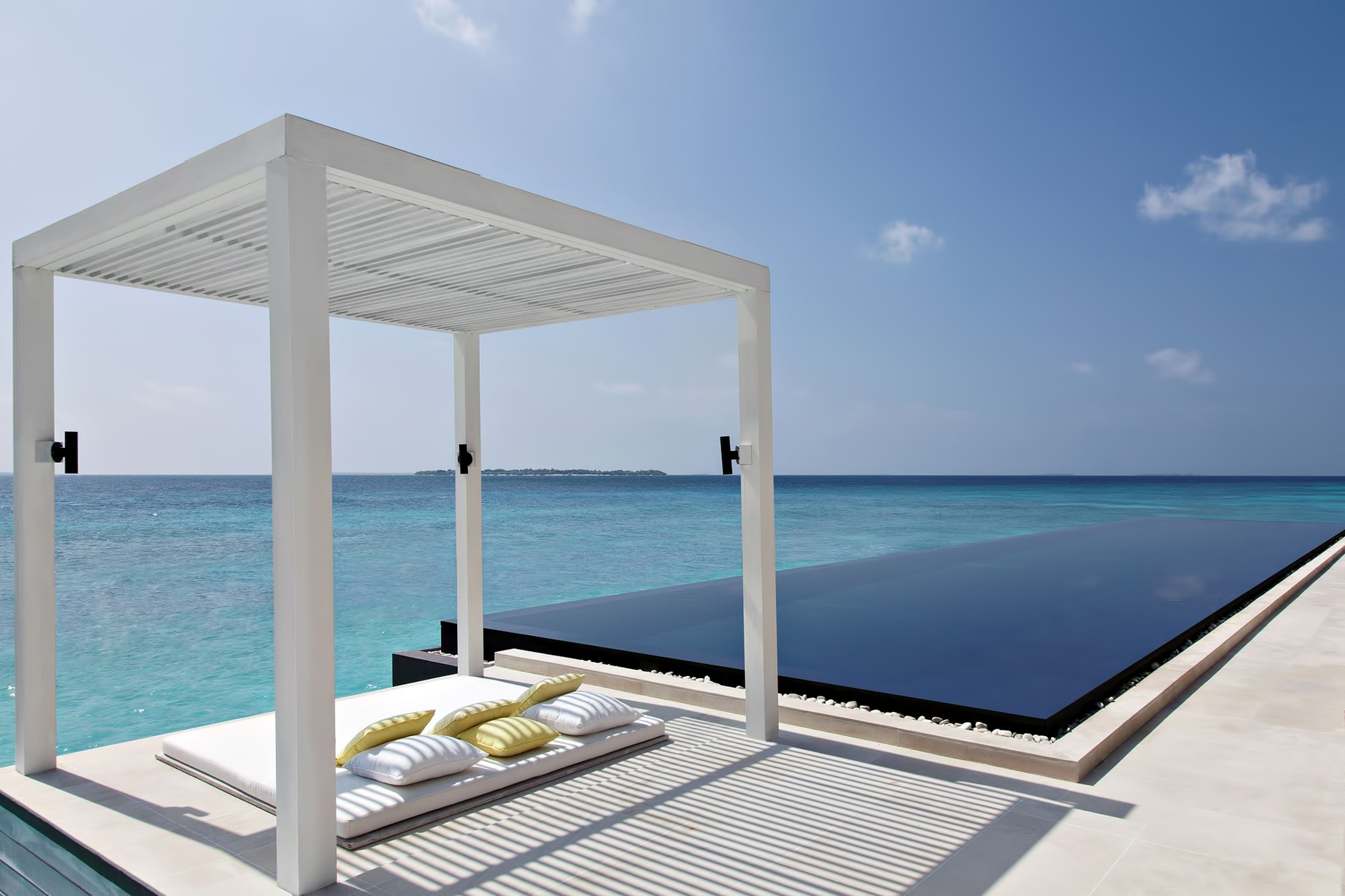 Cheval Blanc Randheli Resort – Noonu Atoll, Maldives – Spa Overwater Infinity Pool