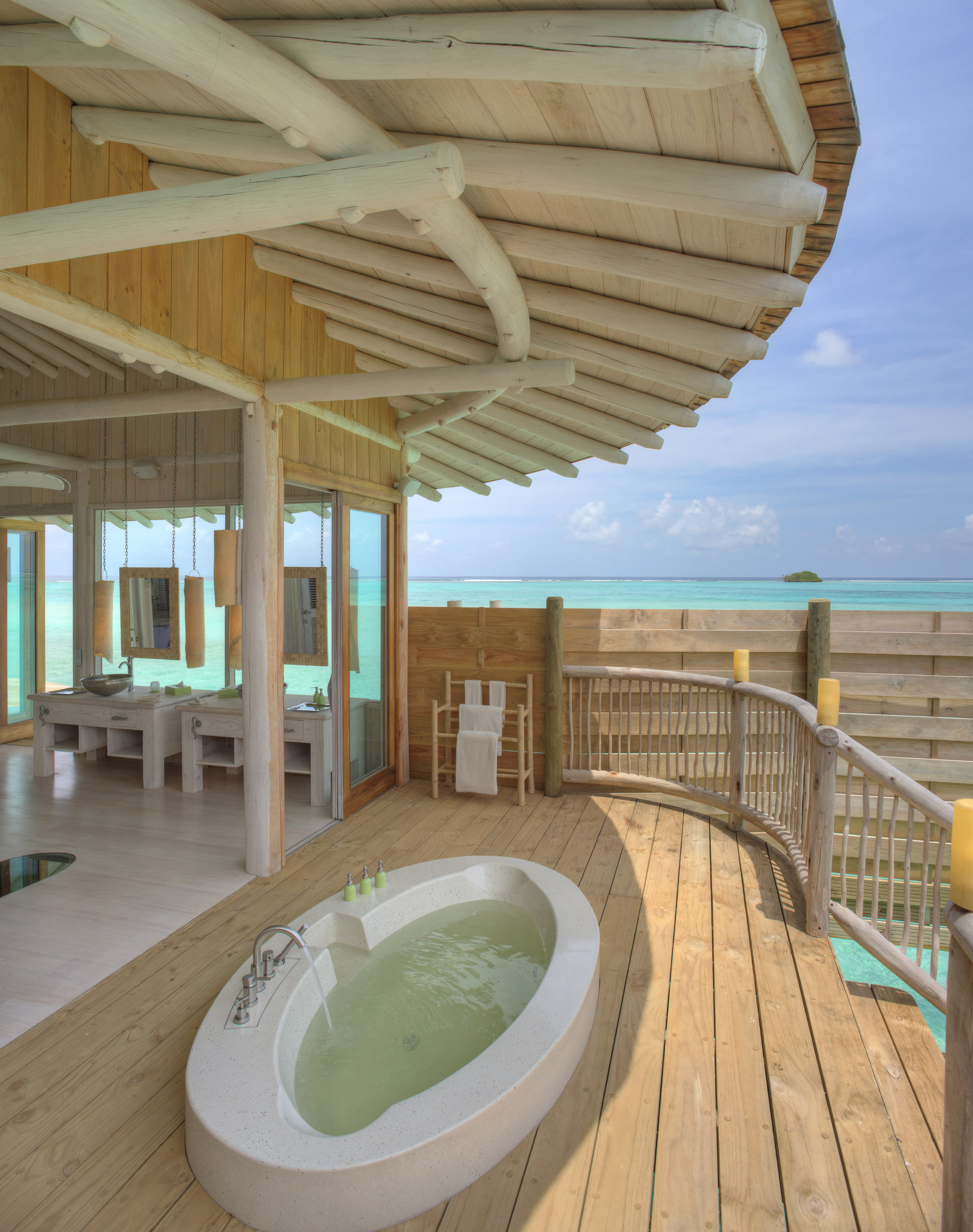 Soneva Jani Resort – Noonu Atoll, Medhufaru, Maldives – 2 Bedroom Water Retreat Villa Ocean Bathroom