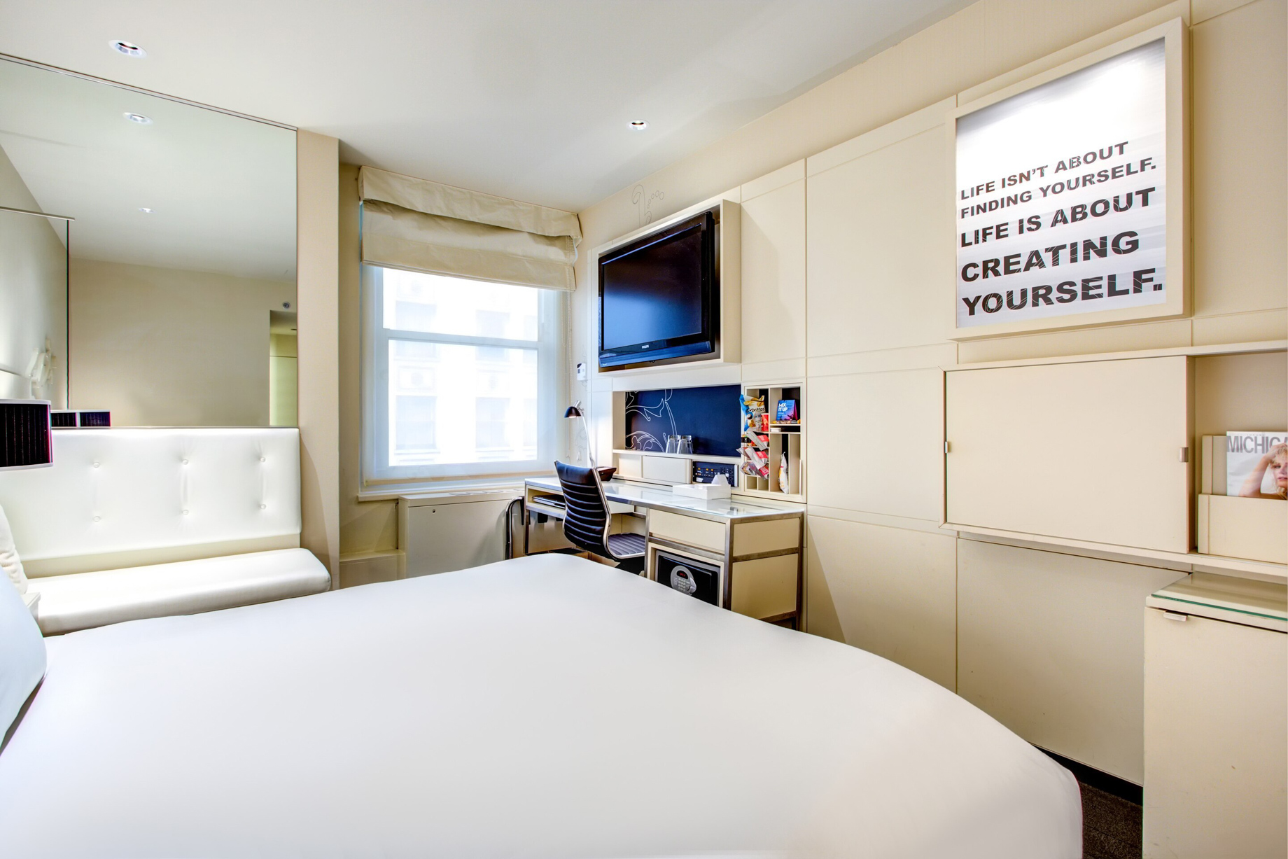 W Chicago City Center Hotel – Chicago, IL, USA – Wonderful Guest Room Decor