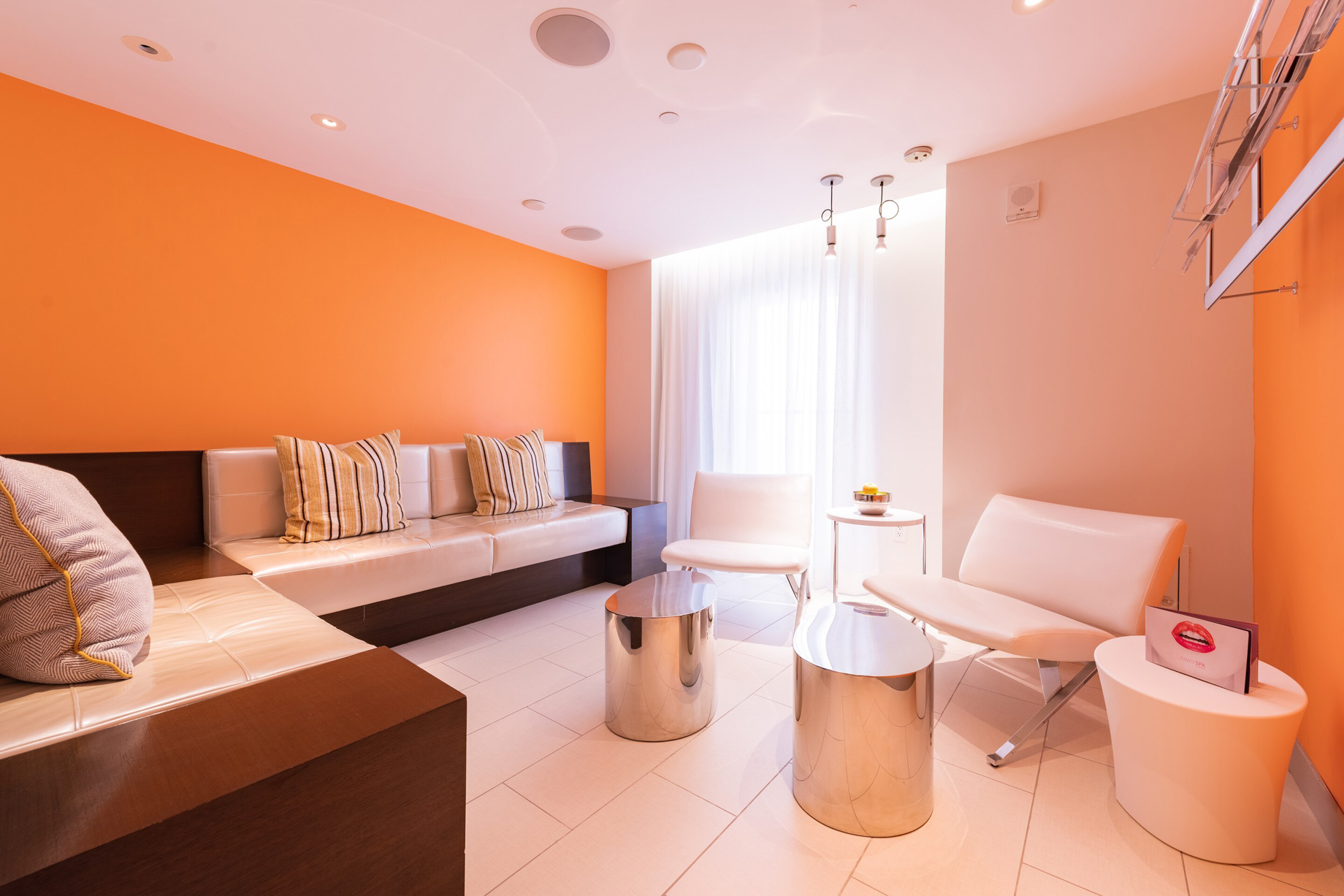 W Fort Lauderdale Hotel – Fort Lauderdale, FL, USA – AWAY Spa Locker Room Lounge Area