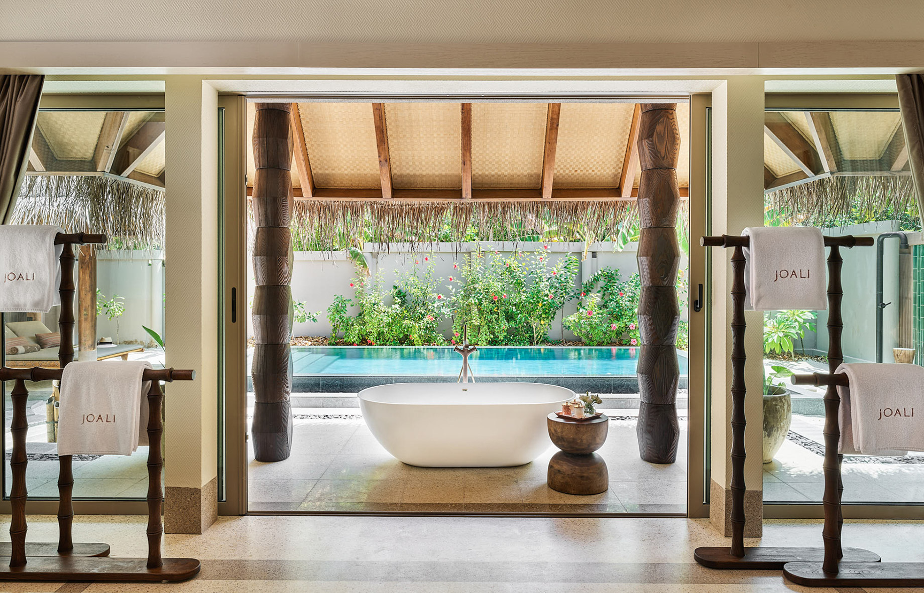 JOALI Maldives Resort - Muravandhoo Island, Maldives - Beachfront Villa Bathtub