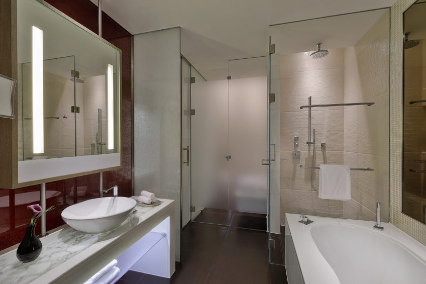 W Abu Dhabi Yas Island Hotel - Abu Dhabi, UAE - Wonderful Guest Bathroom