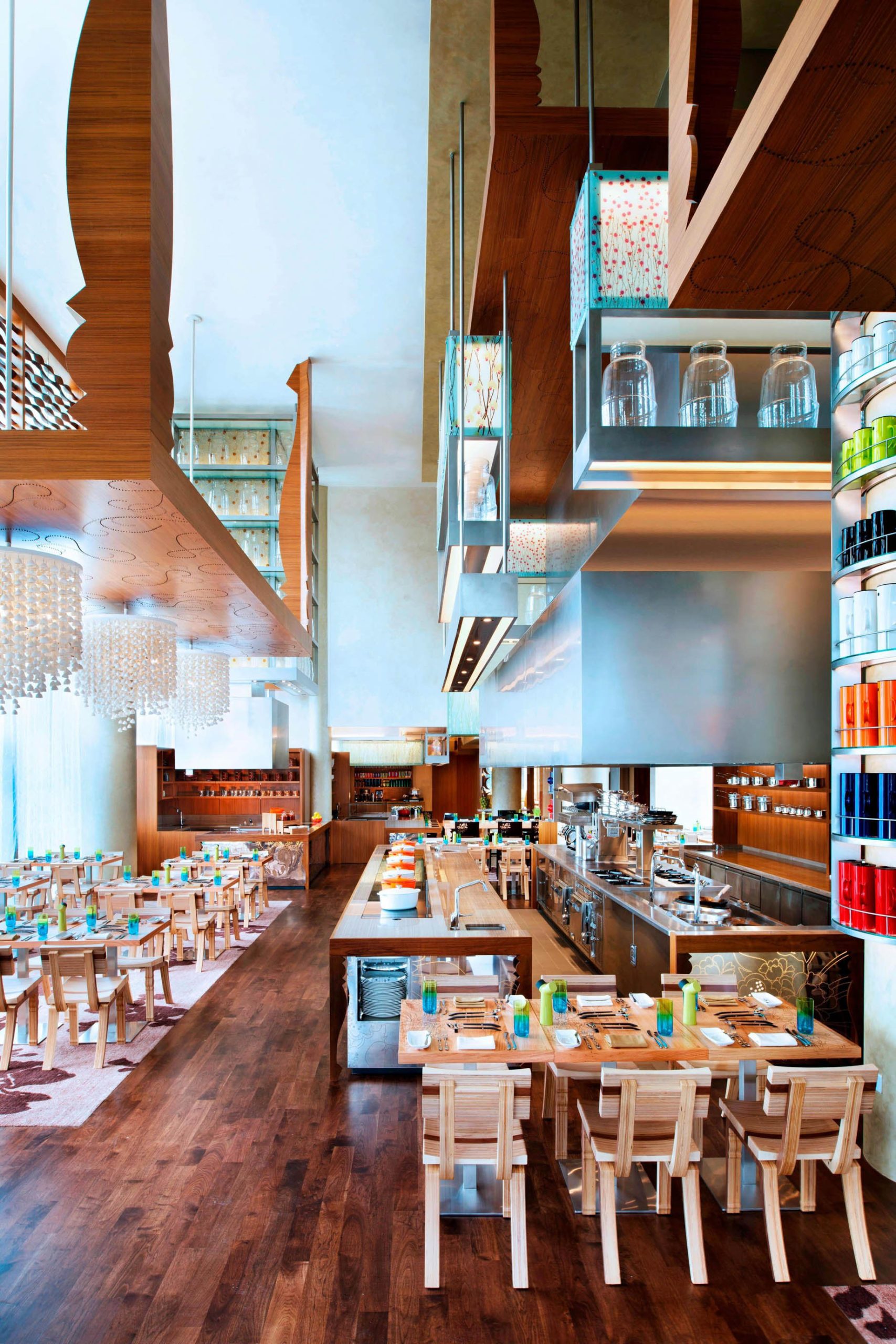 W Singapore Sentosa Cove Hotel - Singapore - The Kitchen Table Restaurant Seating