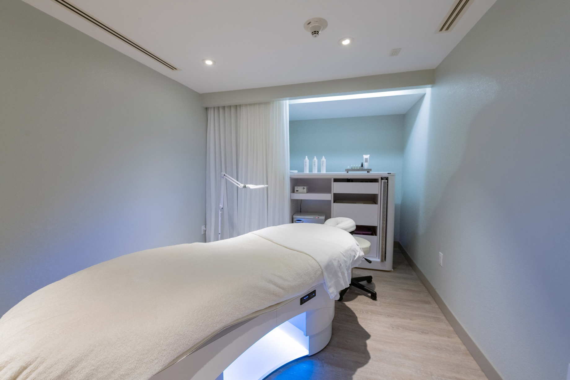 W Fort Lauderdale Hotel – Fort Lauderdale, FL, USA – AWAY Spa Massage and Facial Services