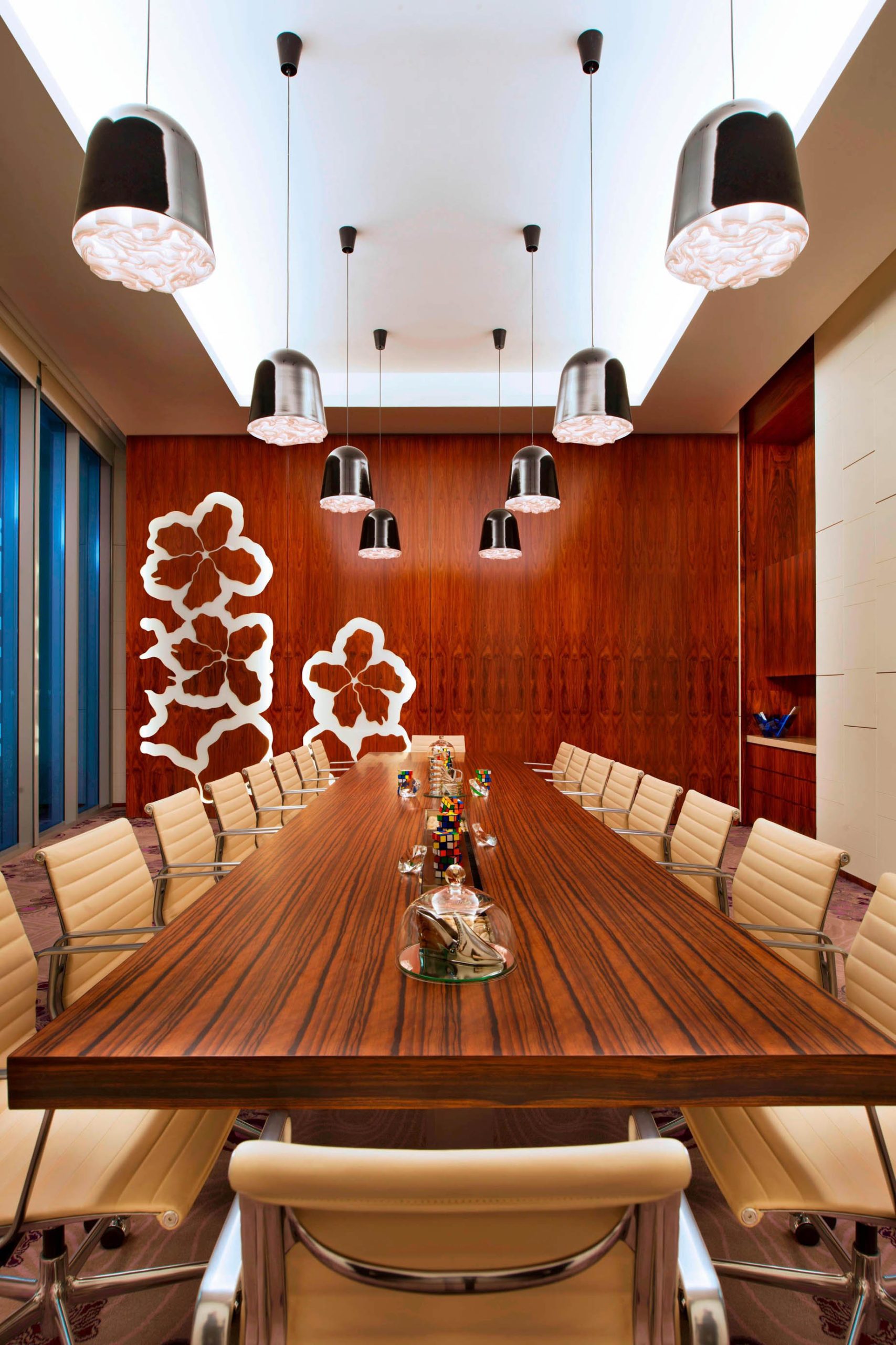 W Singapore Sentosa Cove Hotel – Singapore – Strategy Room