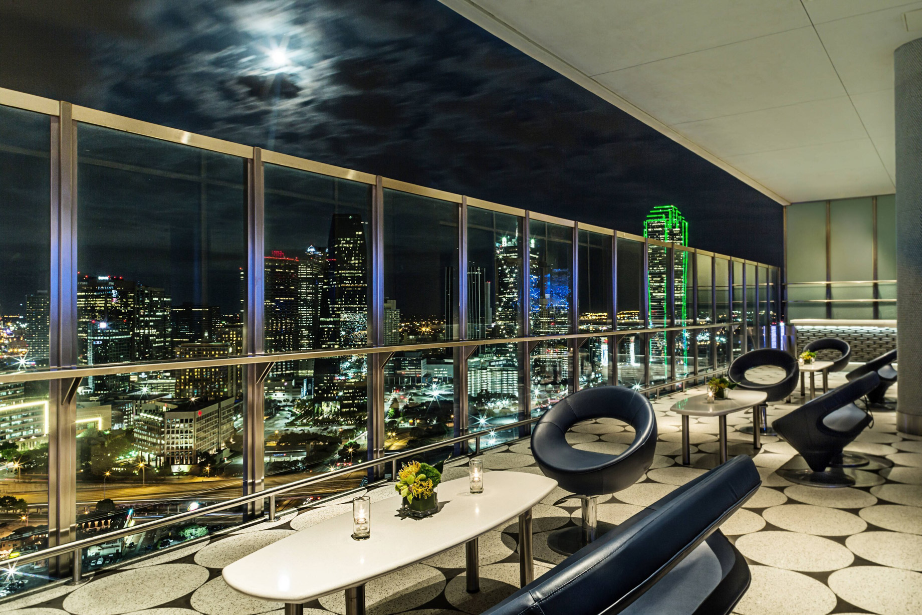 W Dallas Victory Hotel – Dallas, TX, USA – Altitude Terrace Downtown View