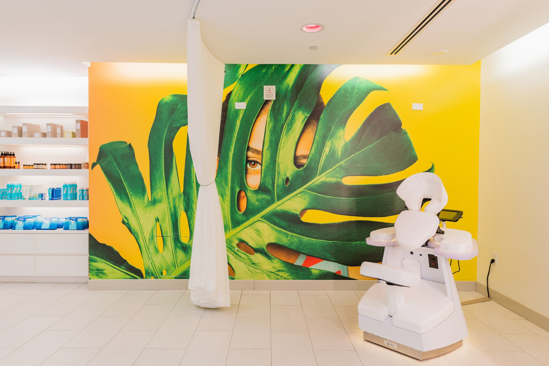 W Fort Lauderdale Hotel – Fort Lauderdale, FL, USA – AWAY Spa Quick Fix Massage