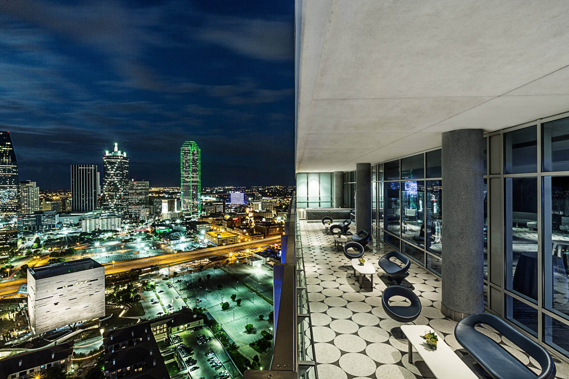 W Dallas Victory Hotel - Dallas, TX, USA - Altitude Terrace View