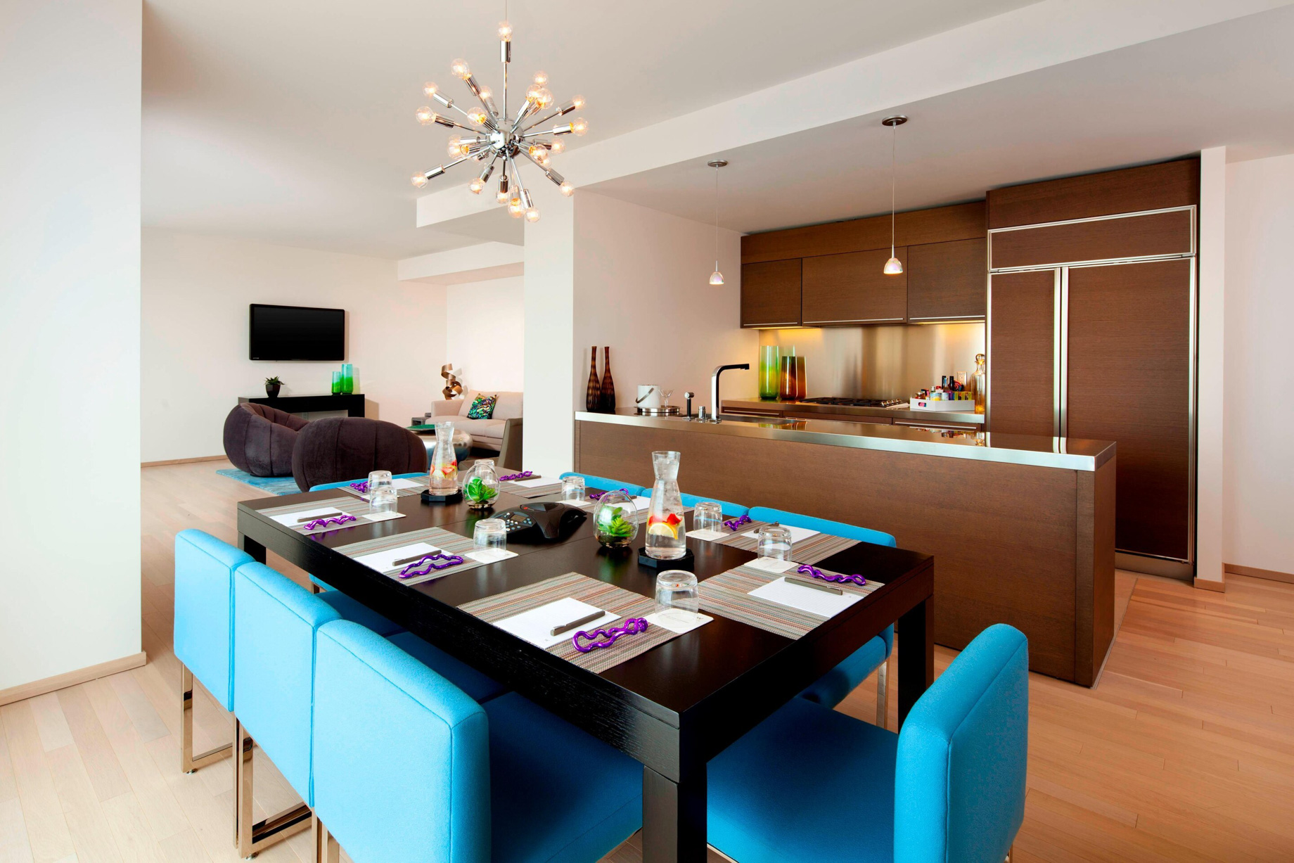 W Scottsdale Hotel - Scottsdale, AZ, USA - WOW Suite Meeting Area