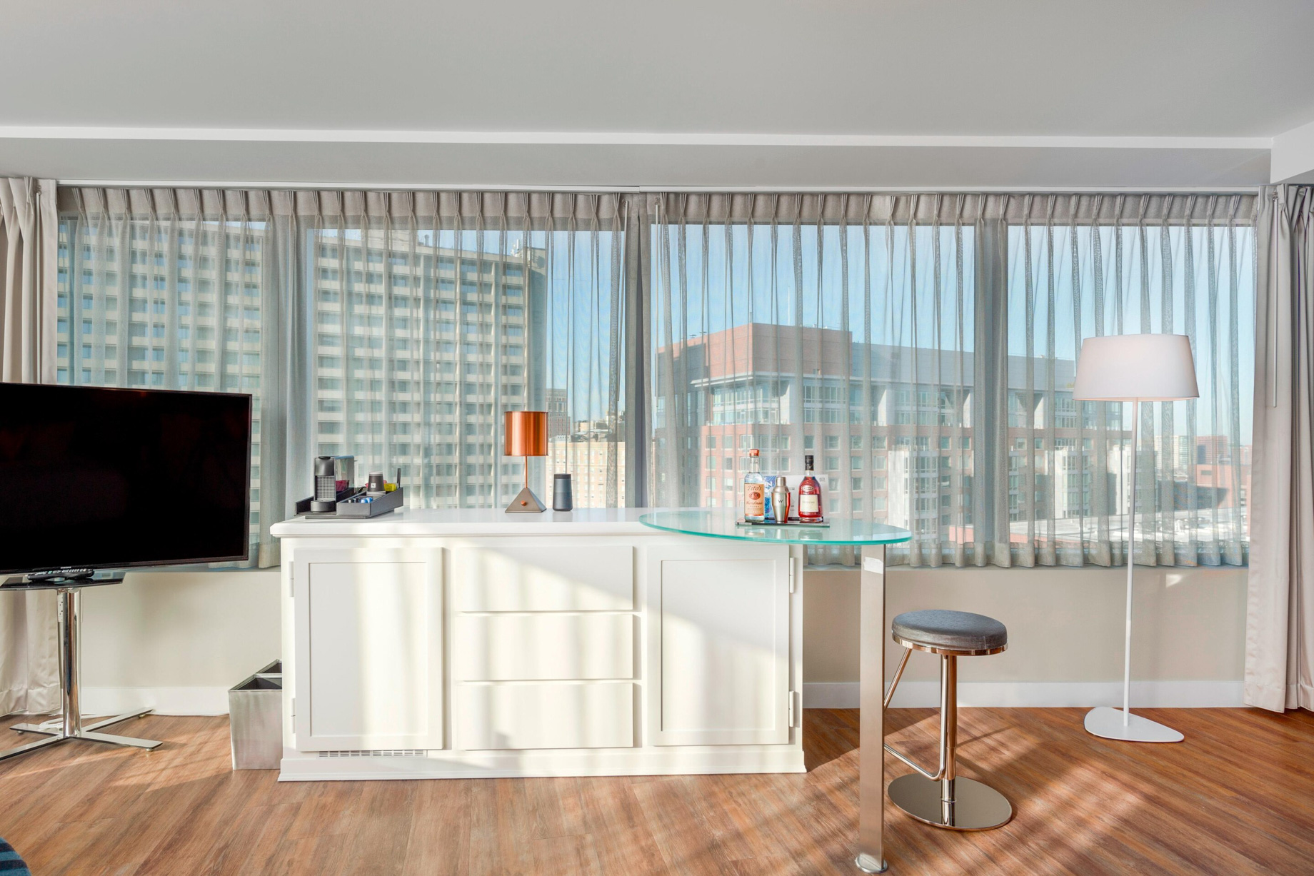 W Boston Hotel – Boston, MA, USA – Mega Guest Room Living Area View