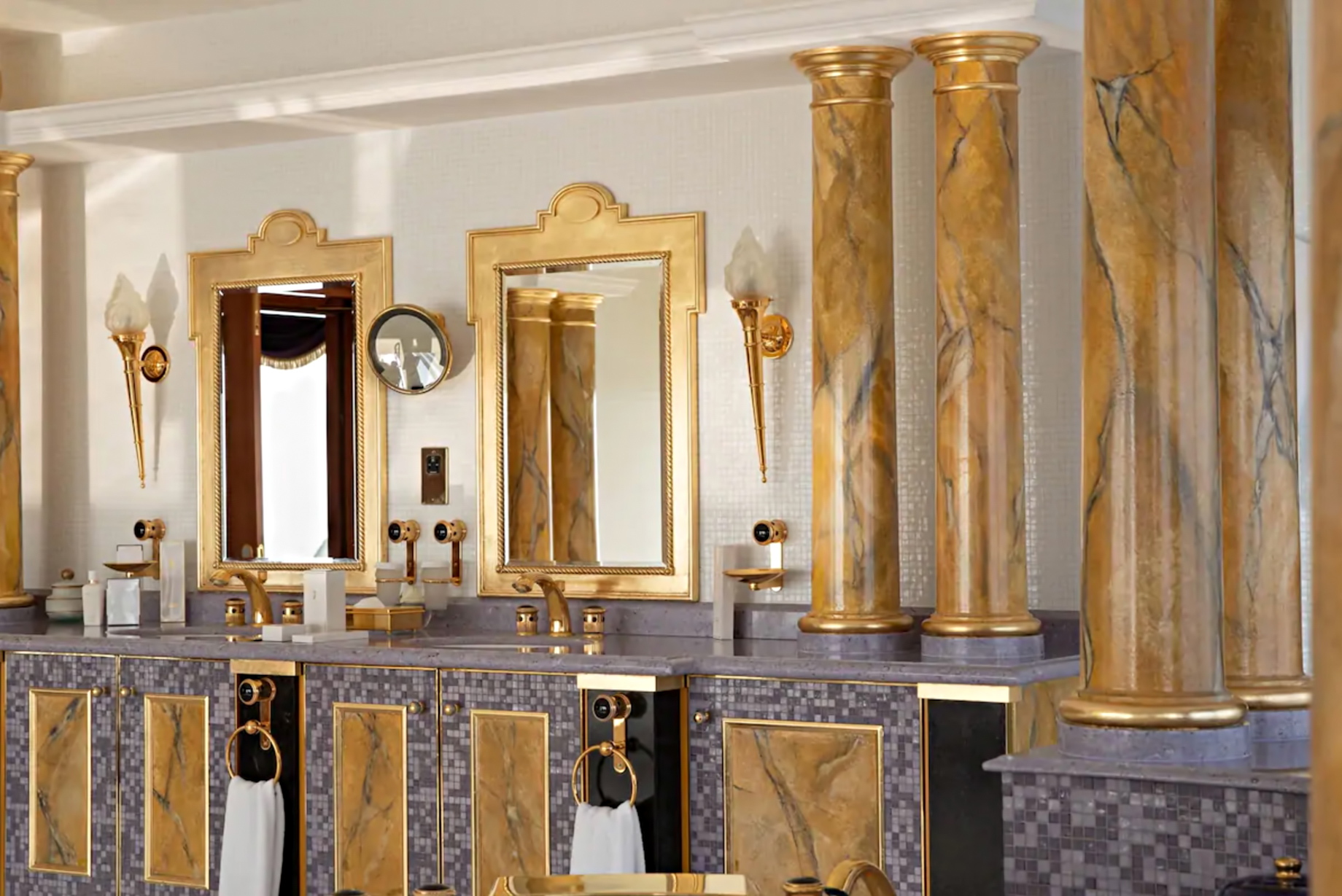 Burj Al Arab Jumeirah Hotel – Dubai, UAE – Presidential Suite Bathroom