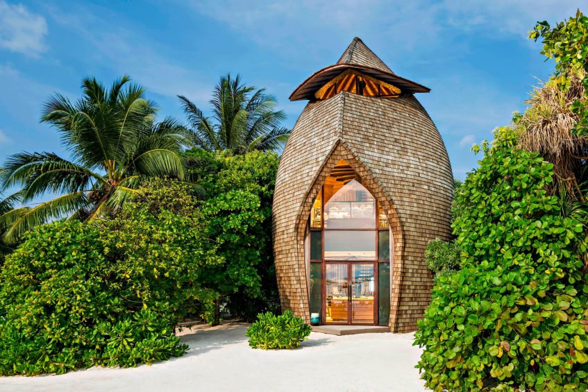The St. Regis Maldives Vommuli Resort - Dhaalu Atoll, Maldives - St. Regis Boutique