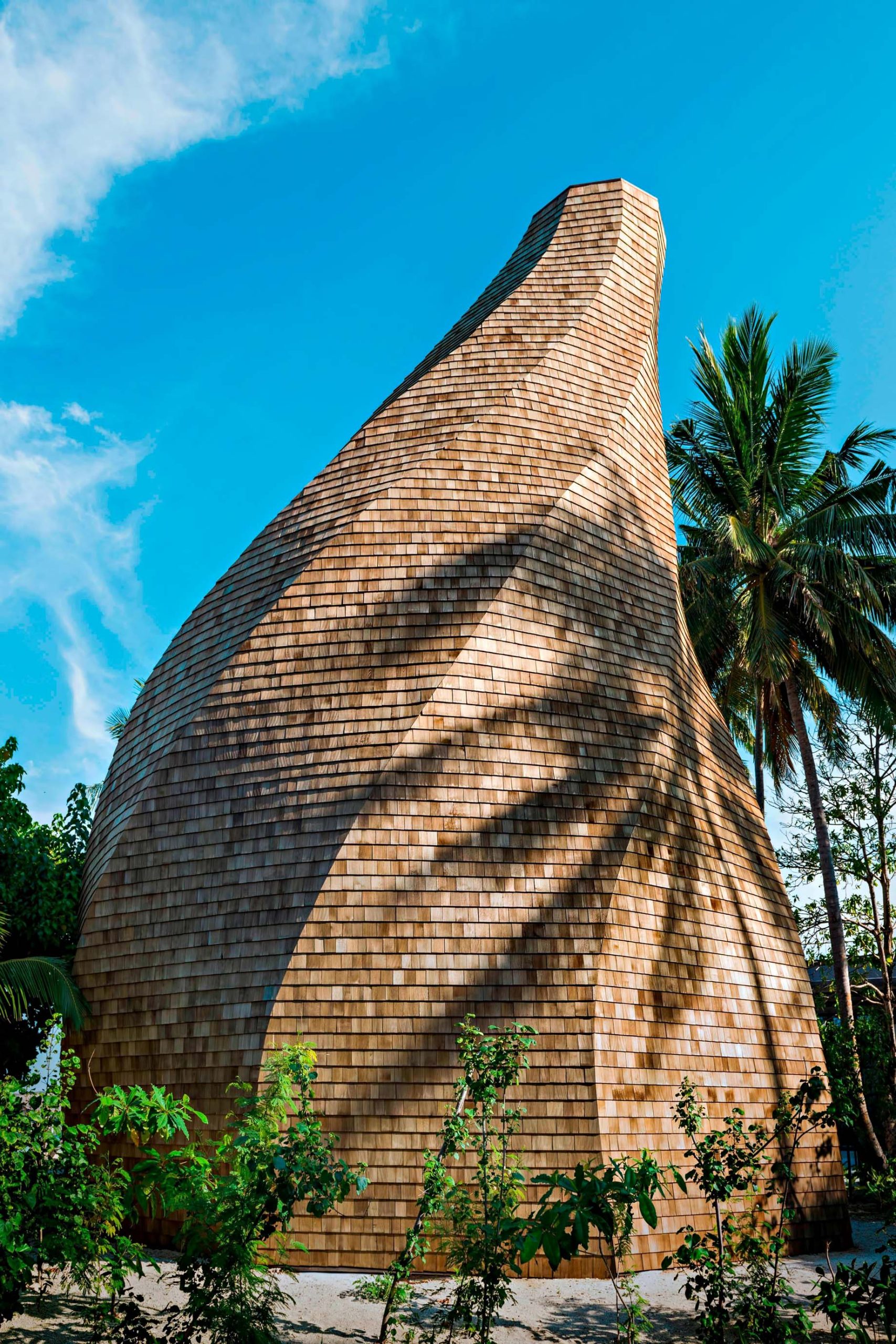 The St. Regis Maldives Vommuli Resort – Dhaalu Atoll, Maldives – The Library Seashell