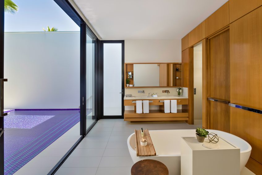InterContinental Hayman Island Resort - Whitsunday Islands, Australia - Beachfront Pool Villa Bathroom