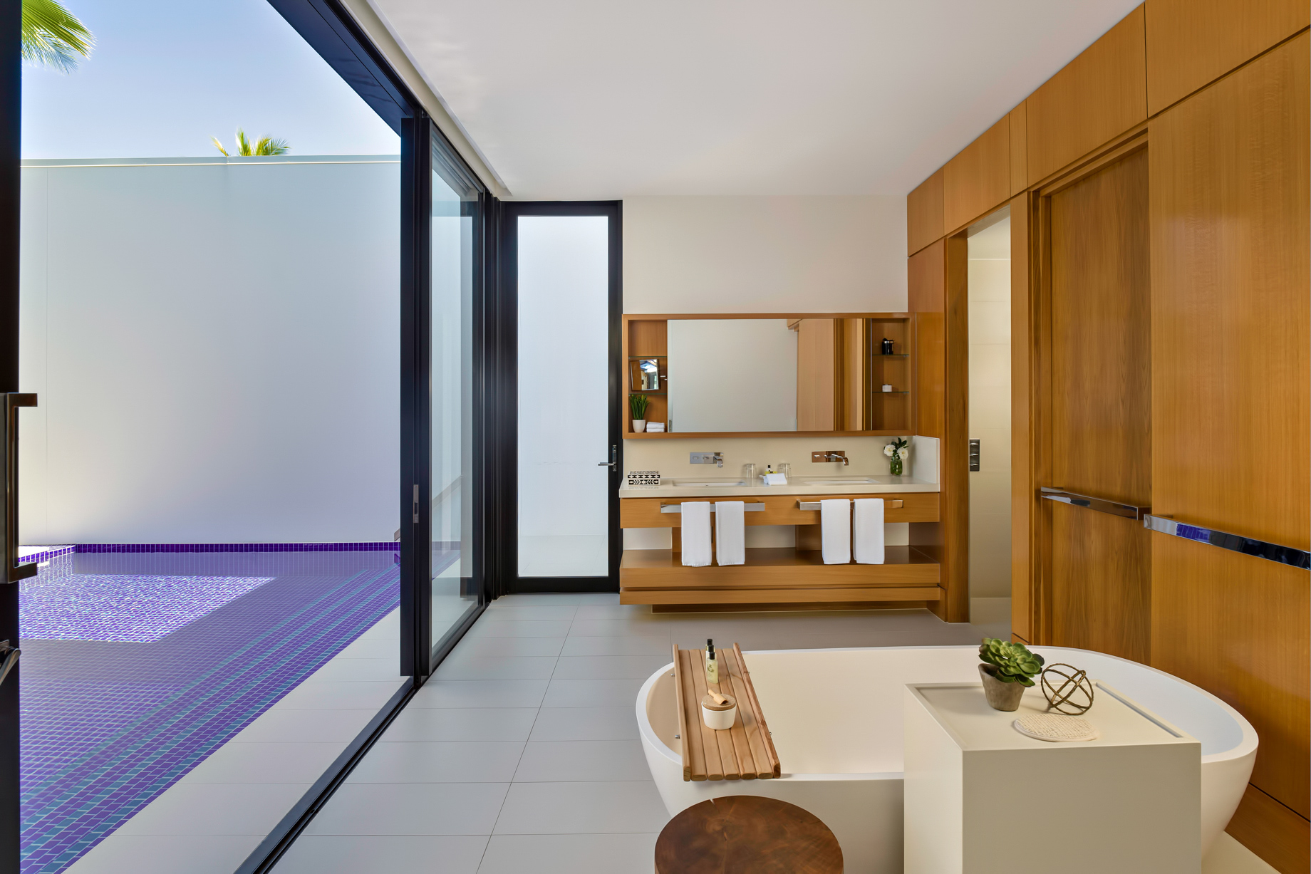 InterContinental Hayman Island Resort – Whitsunday Islands, Australia – Beachfront Pool Villa Bathroom