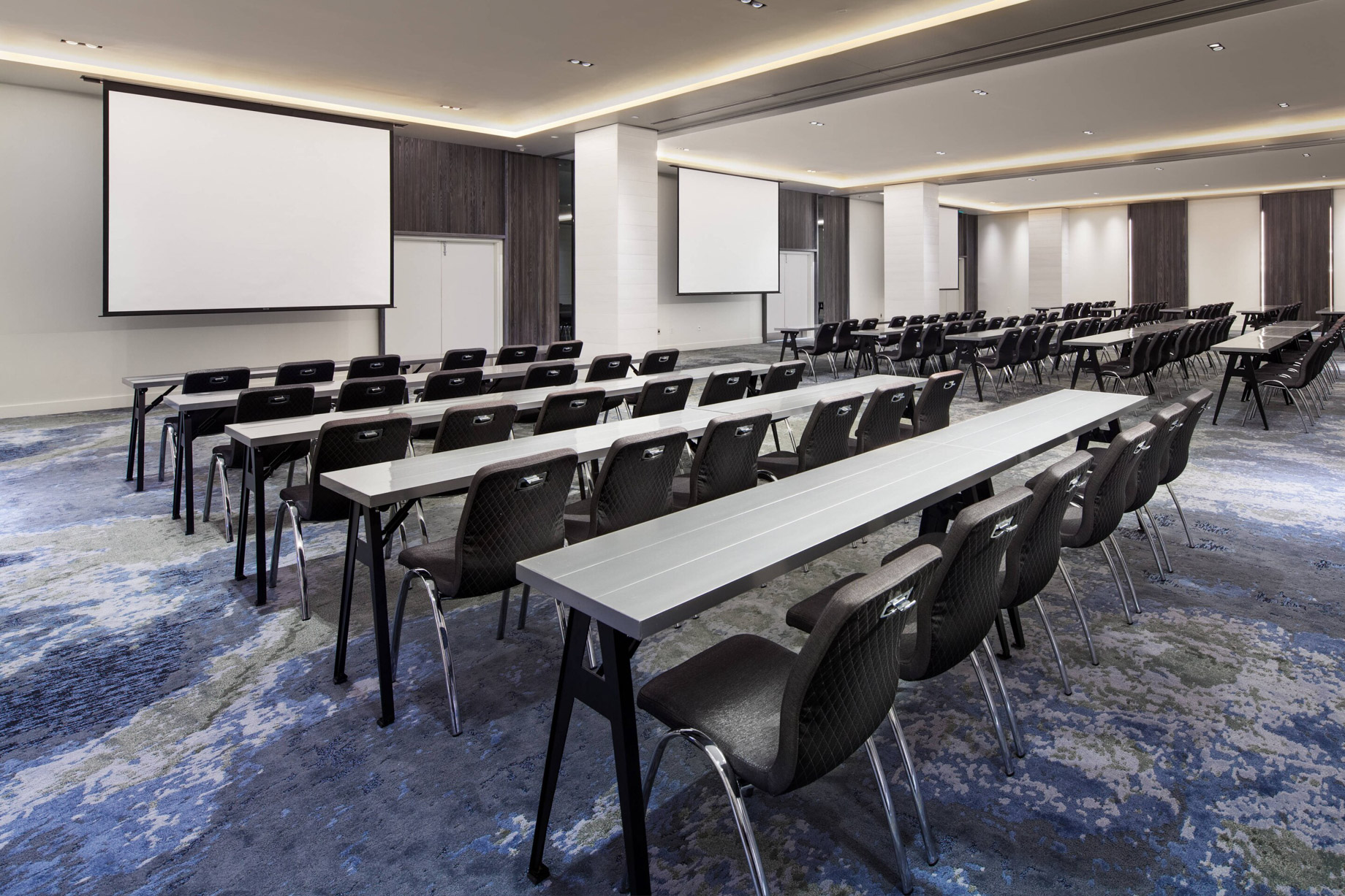 W Fort Lauderdale Hotel – Fort Lauderdale, FL, USA – Mingle Meeting Room Classroom Setup