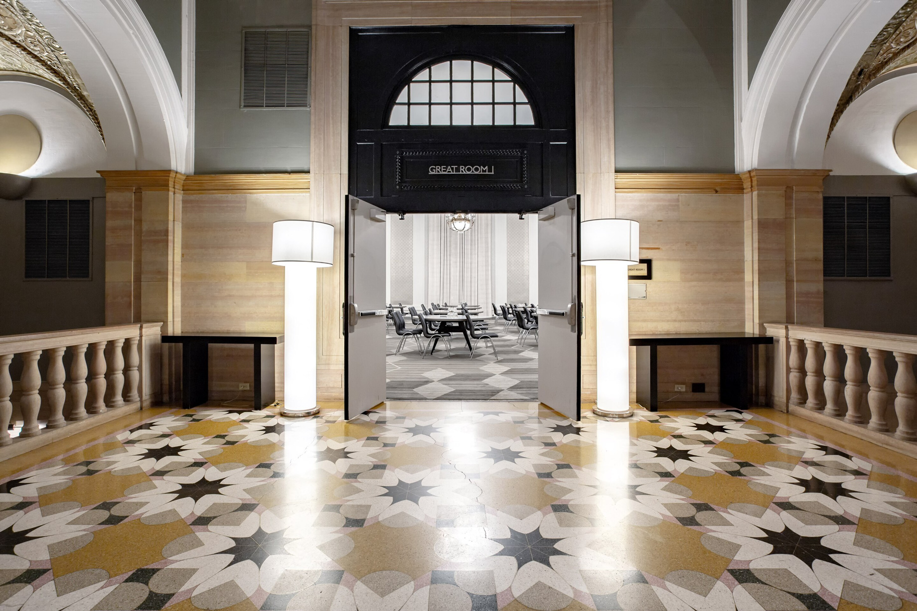 W Chicago City Center Hotel – Chicago, IL, USA – Great Room Patio