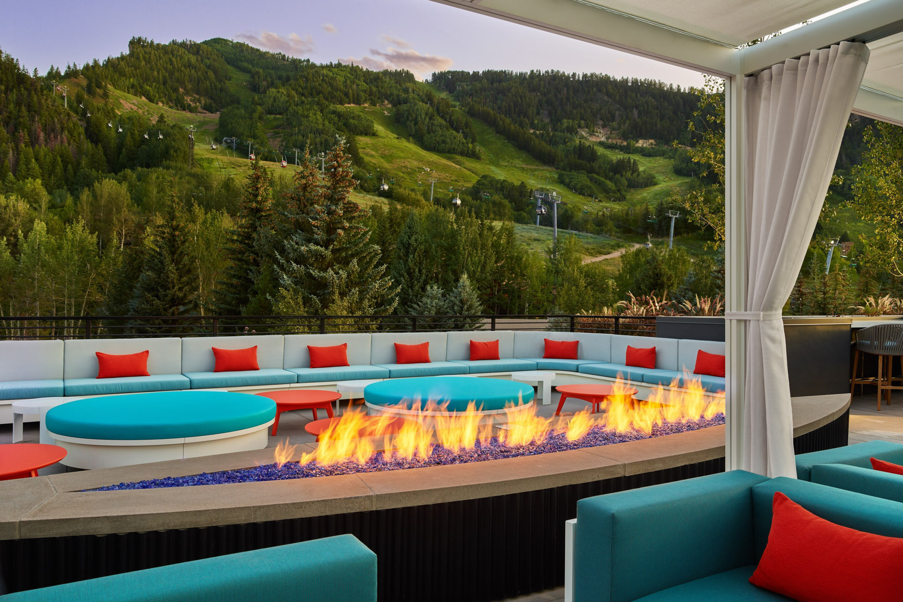 W Aspen Hotel – Aspen, CO, USA – WET Deck Cabanas Fire Pit