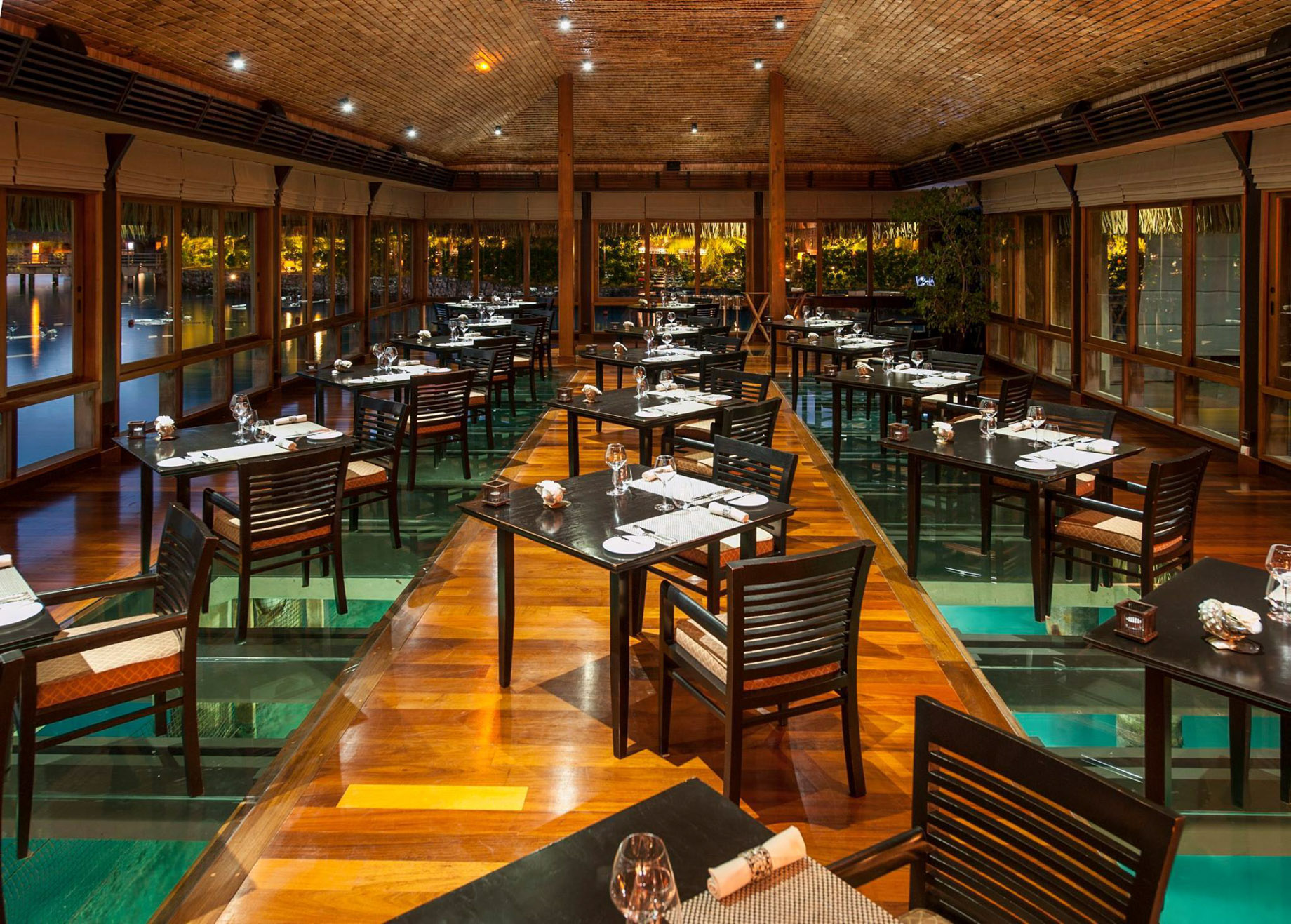 The St. Regis Bora Bora Resort - Bora Bora, French Polynesia - Signature Lagoon Restaurant Interior