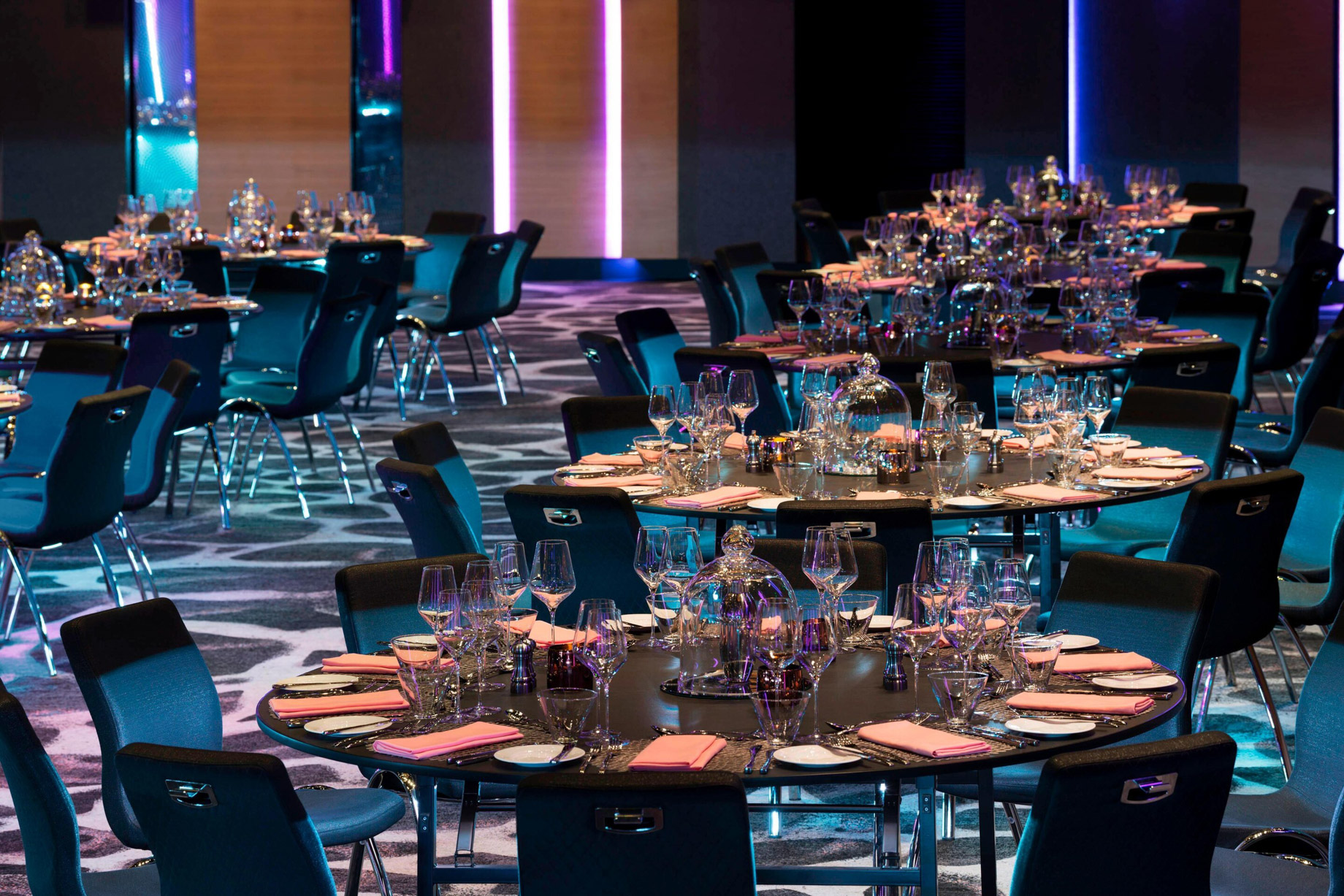 W Brisbane Hotel - Brisbane, Australia - Great Room Tables