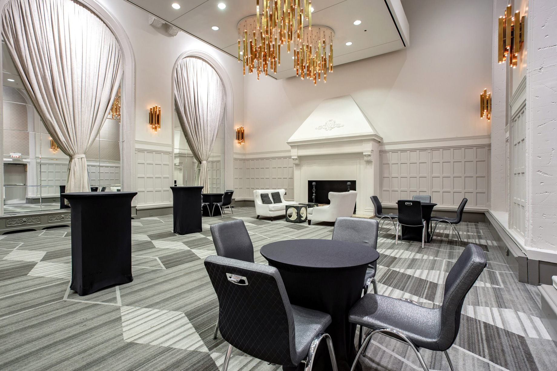 W Chicago City Center Hotel - Chicago, IL, USA - Great Room Lounge Seating