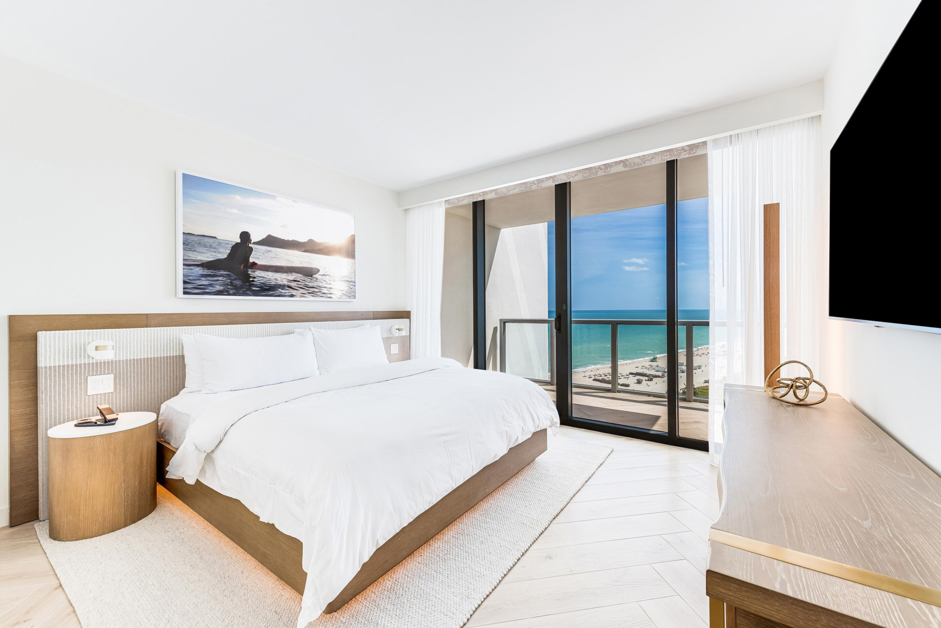 W South Beach Hotel – Miami Beach, FL, USA – Oasis and Sensational Suite Guest Room