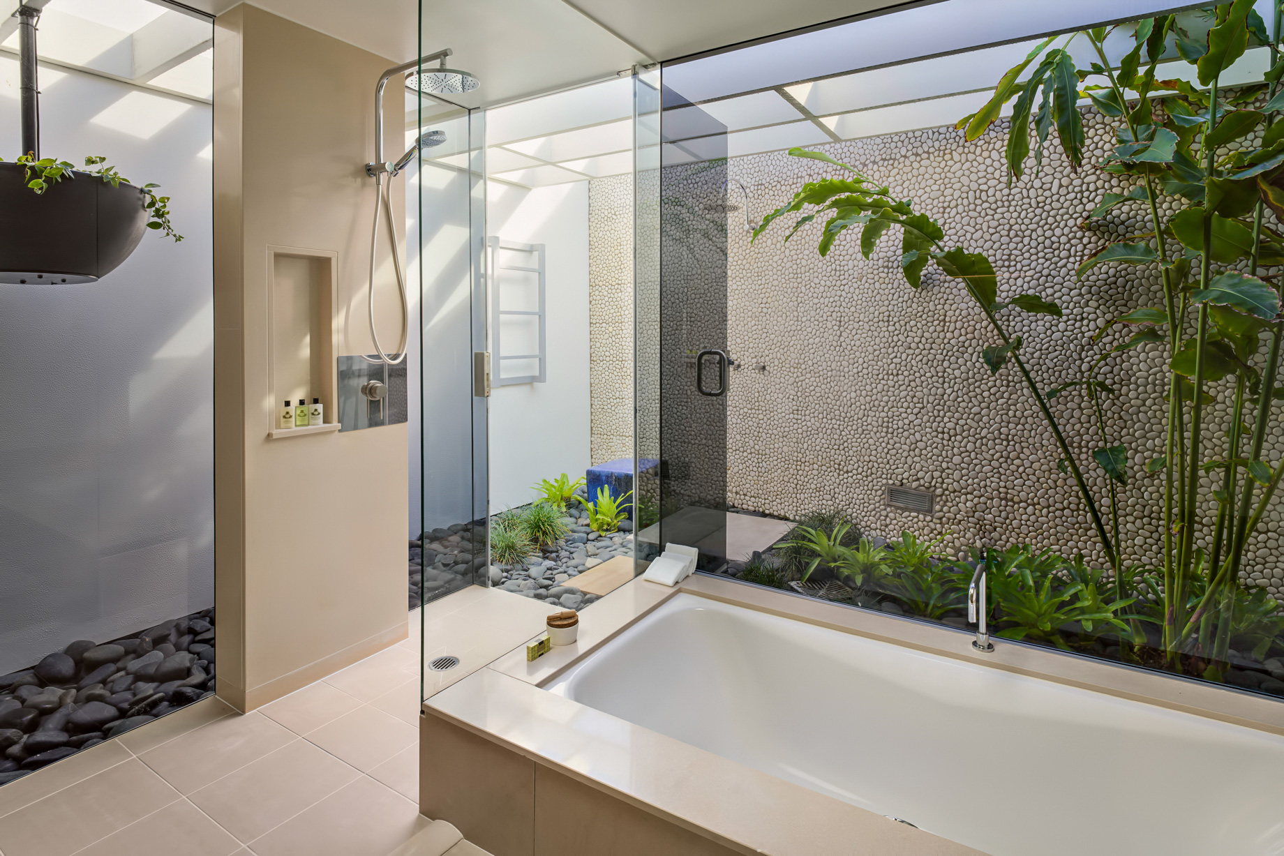 InterContinental Hayman Island Resort – Whitsunday Islands, Australia – Retreat Room Bathroom