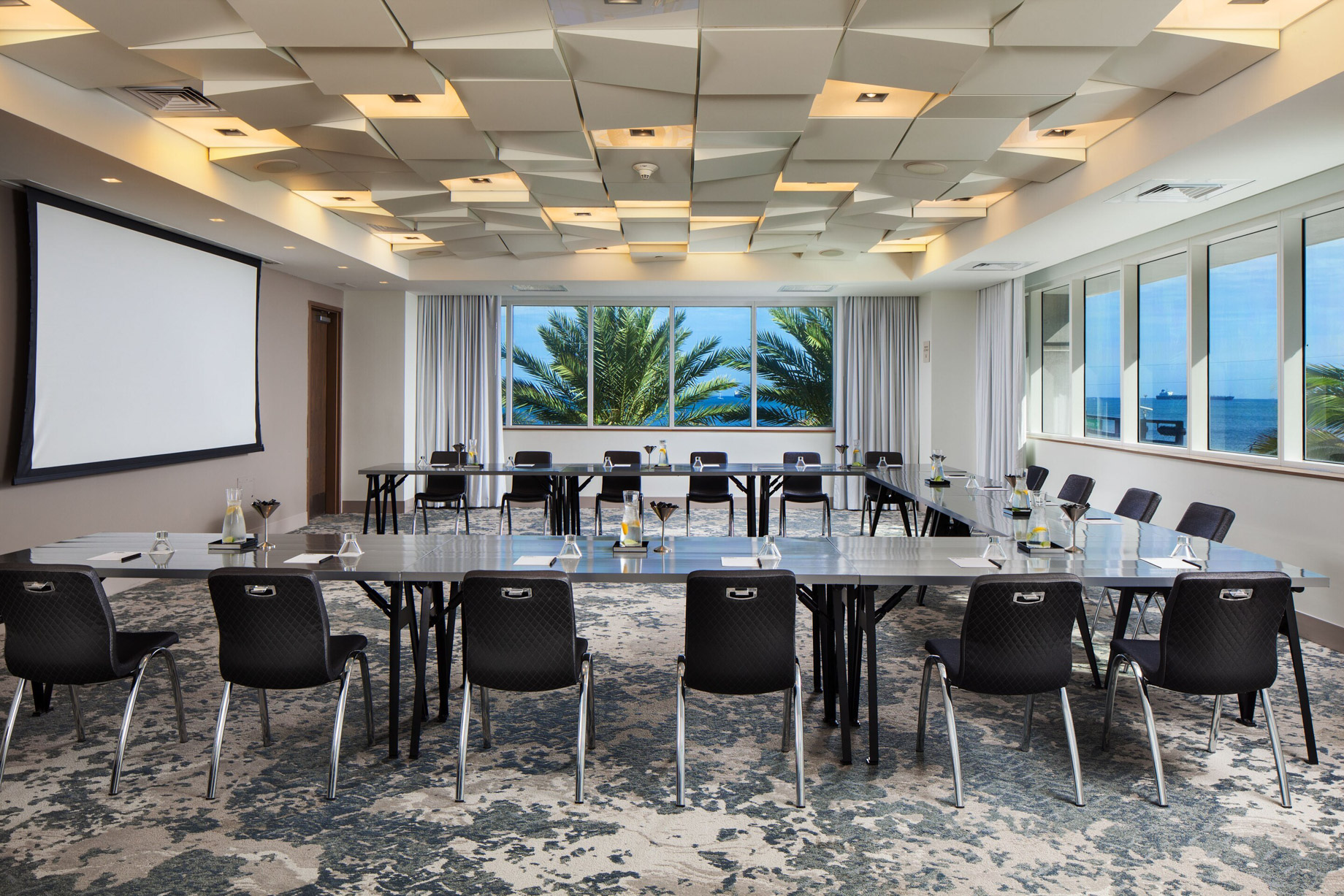 W Fort Lauderdale Hotel - Fort Lauderdale, FL, USA - Studio Meeting Room