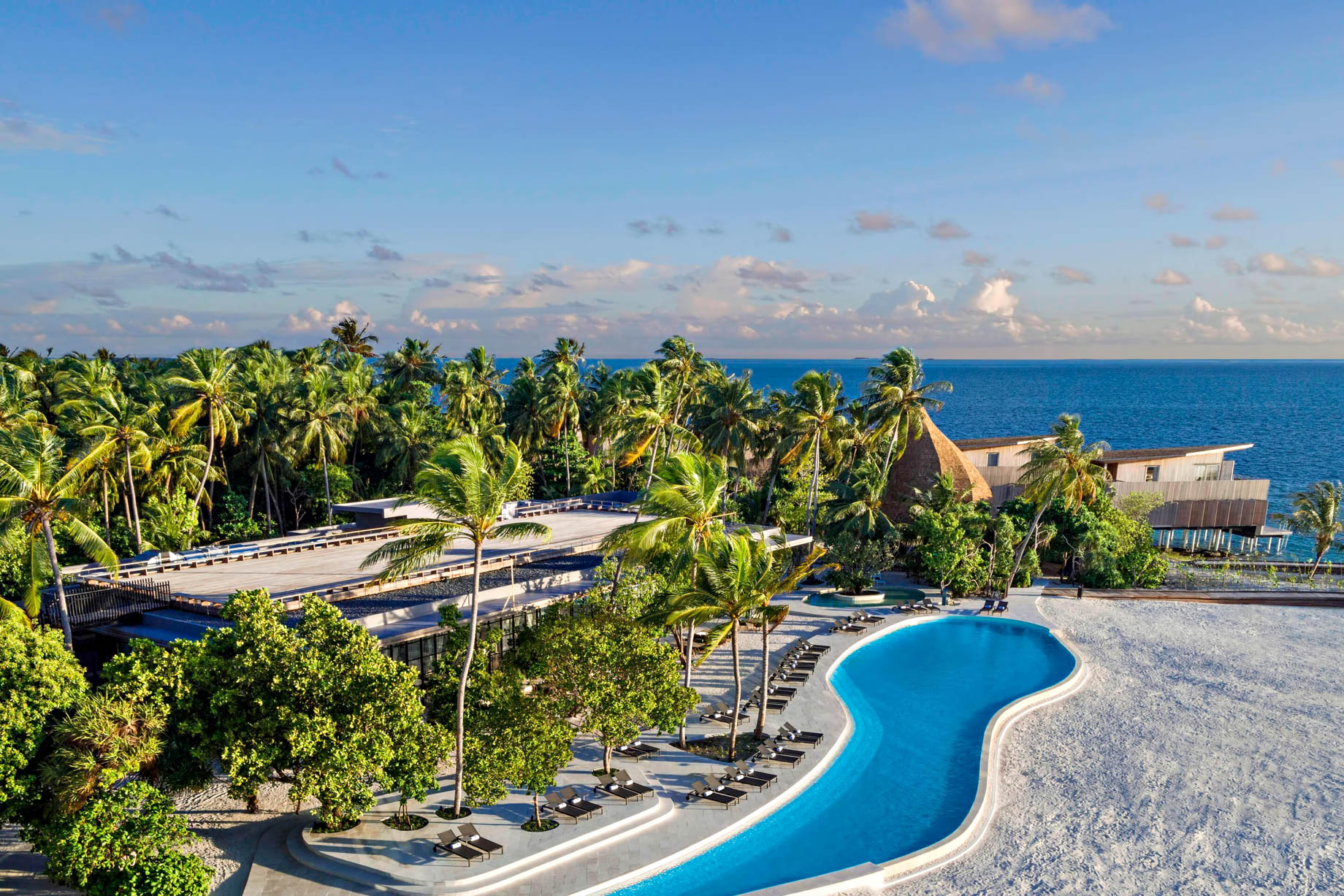 The St. Regis Maldives Vommuli Resort - Dhaalu Atoll, Maldives - Infinity Pool