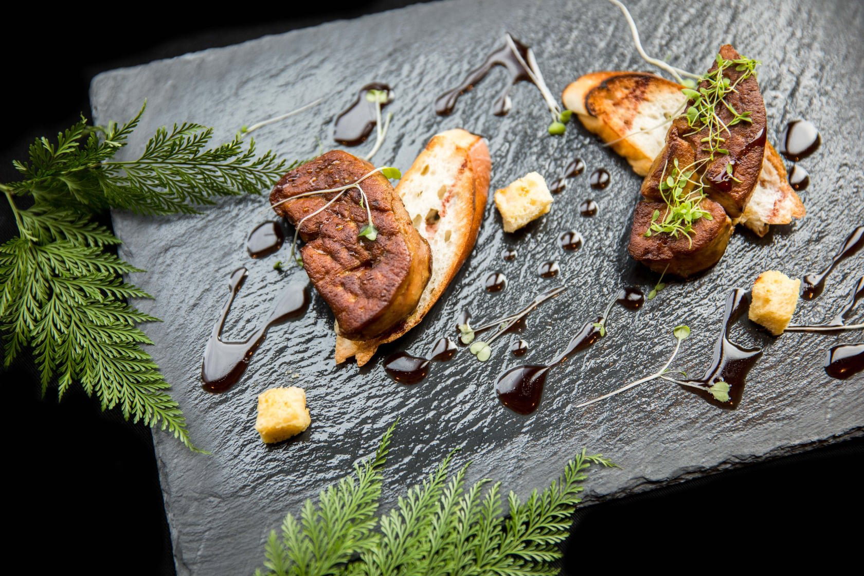 The St. Regis Bangkok Hotel - Bangkok, Thailand - Viu Restaurant Signature Sunday Brunch