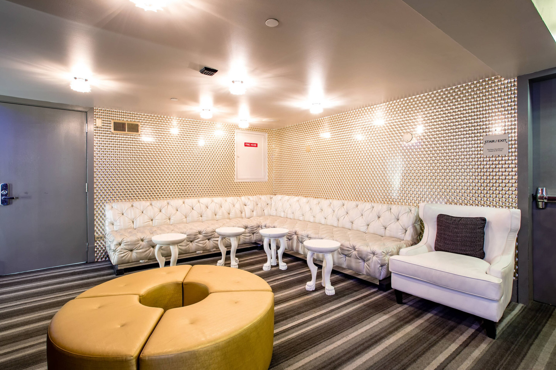 W Chicago City Center Hotel - Chicago, IL, USA - Living Room Plateau Bar